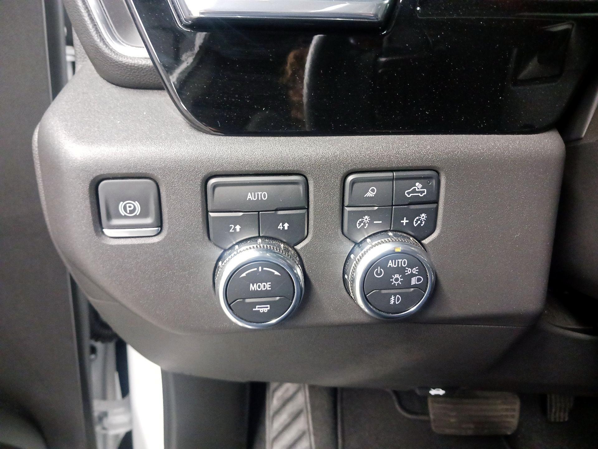 Thumbnail: 2025 GMC Sierra 1500 - 13