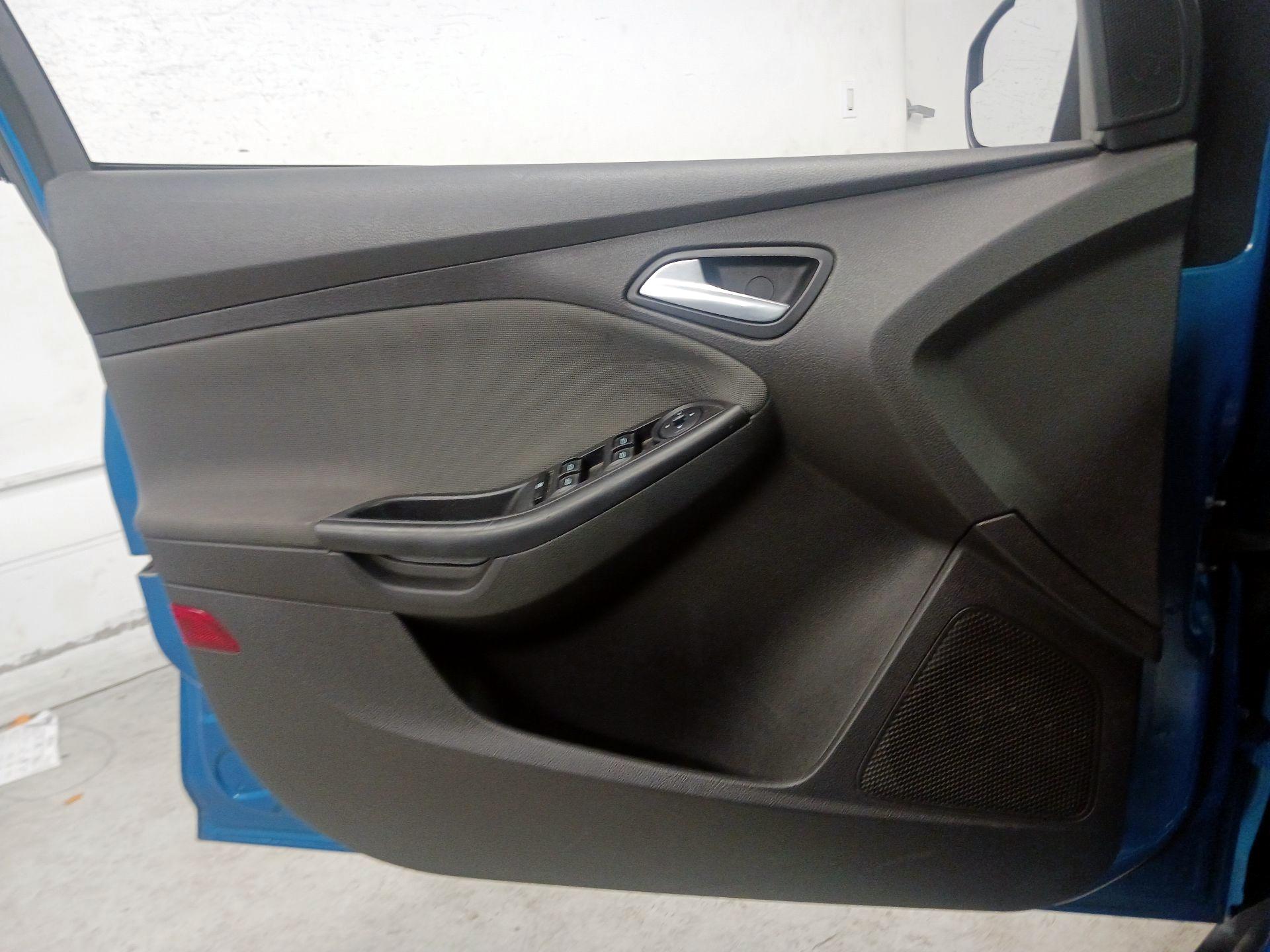 Thumbnail: 2014 Ford Focus - 12