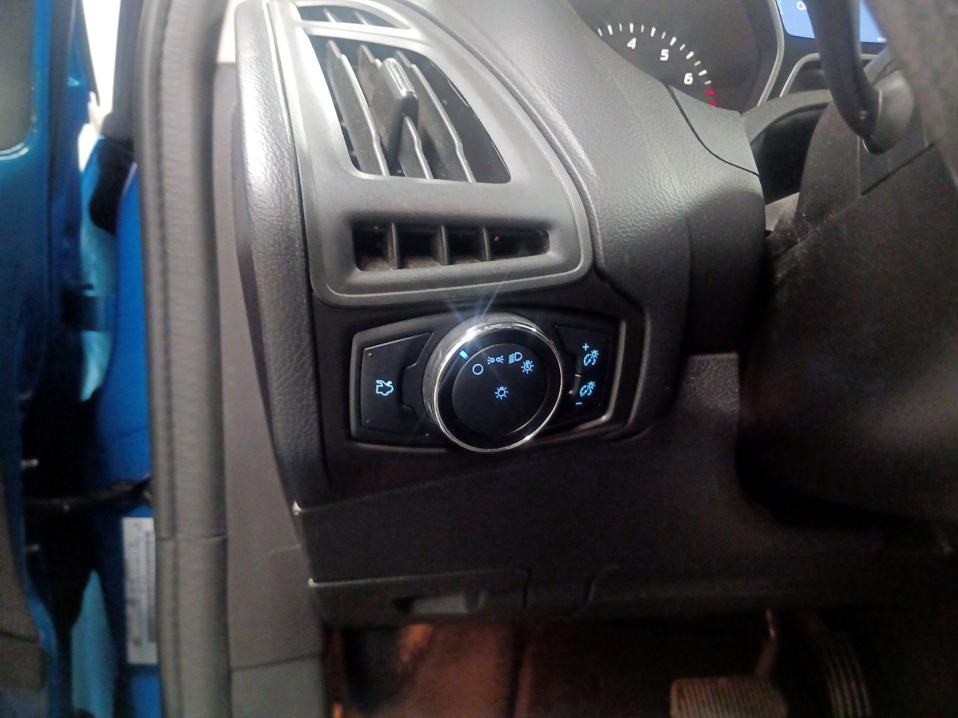 Thumbnail: 2014 Ford Focus - 13