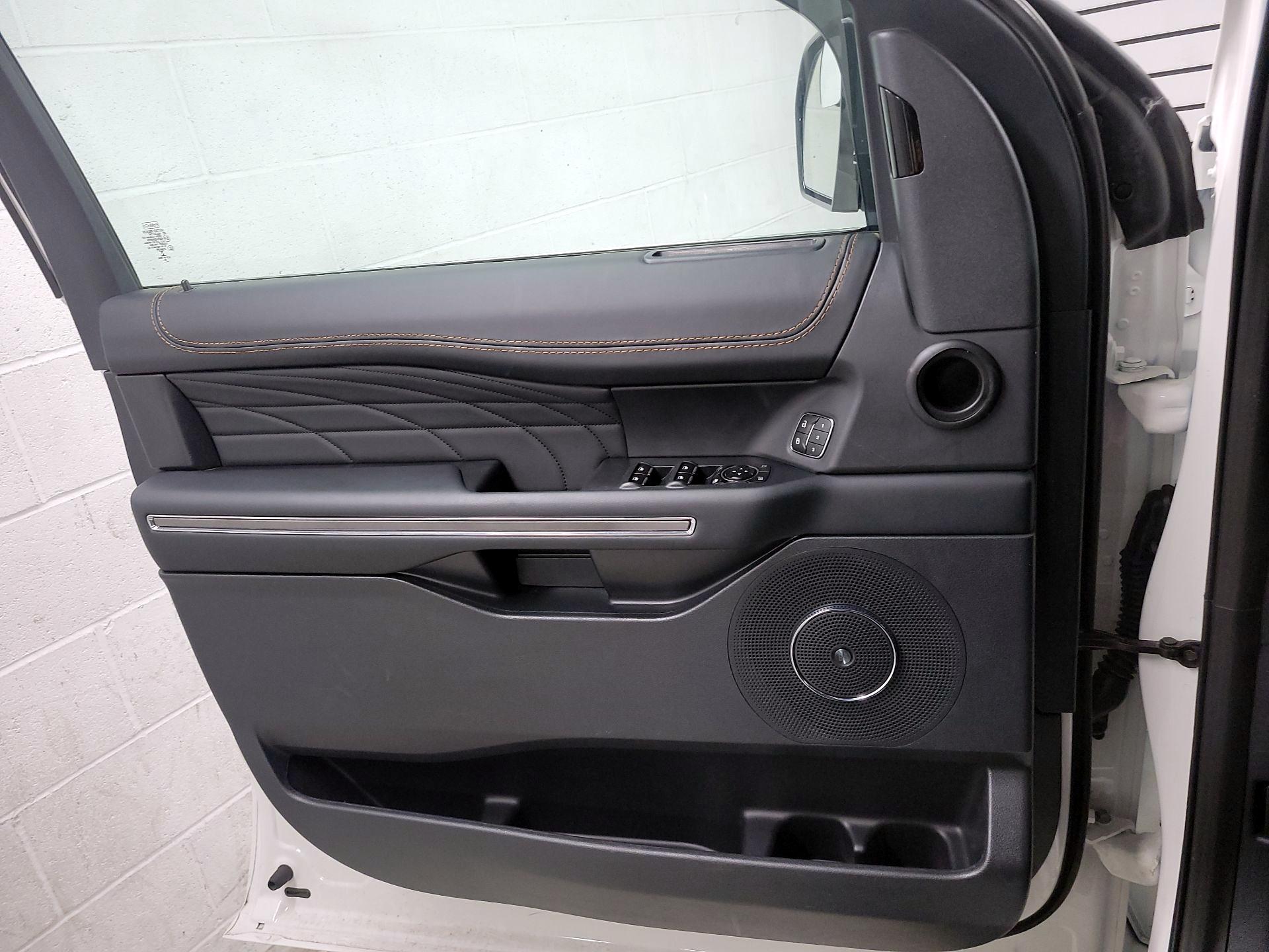 Thumbnail: 2023 Ford Expedition MAX - 10