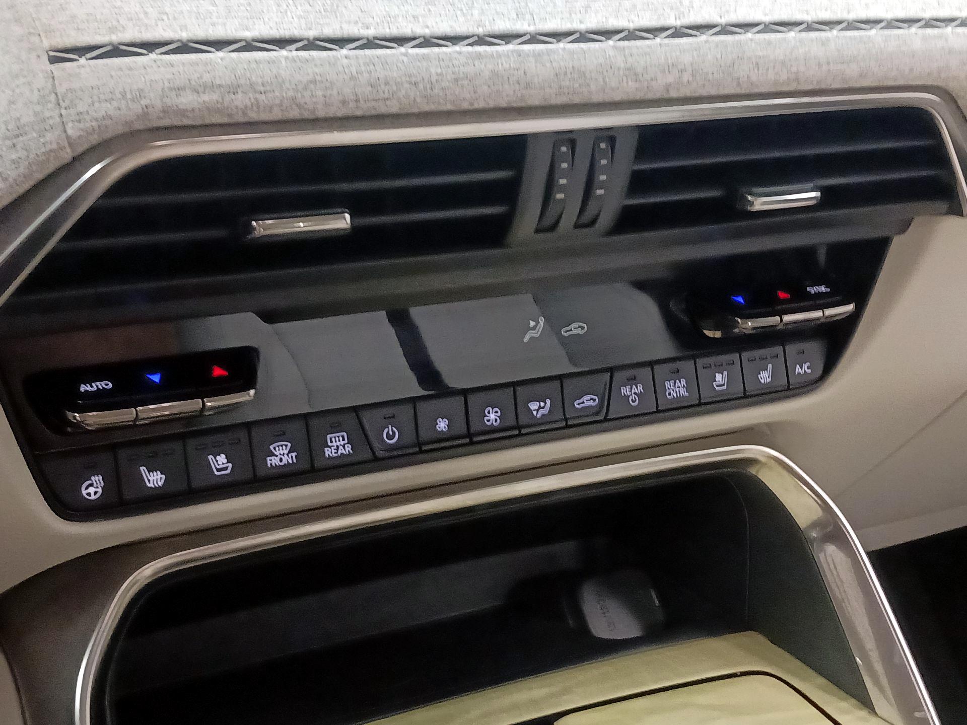 Thumbnail: 2024 Mazda CX-90 - 14