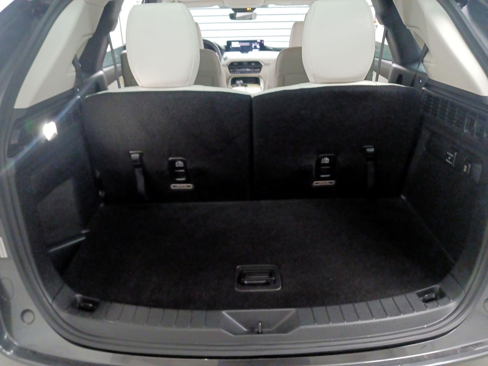 Thumbnail: 2024 Mazda CX-90 - 16