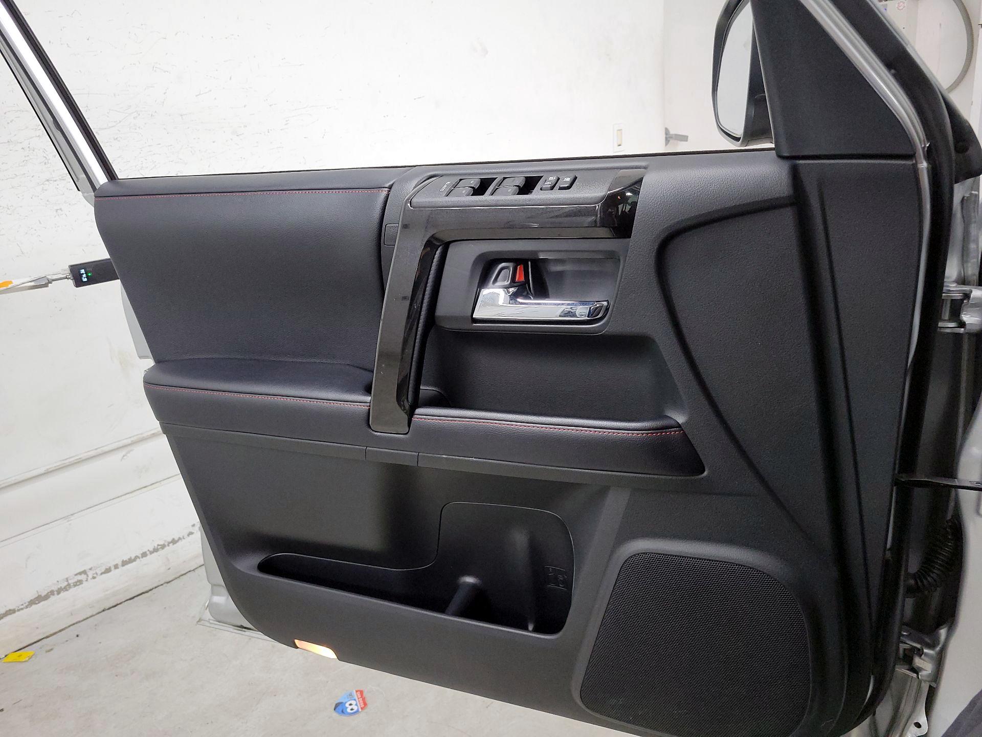 Thumbnail: 2019 Toyota 4Runner - 12