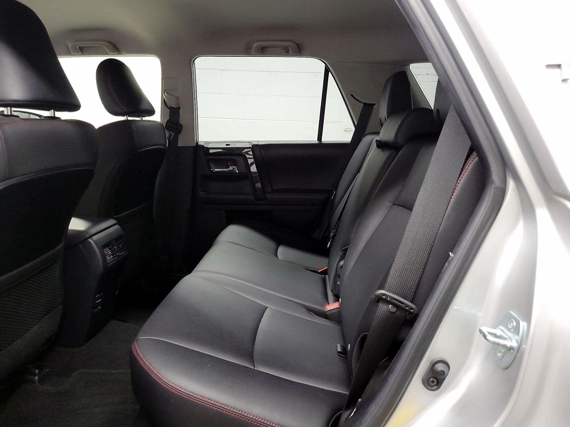 Thumbnail: 2019 Toyota 4Runner - 17