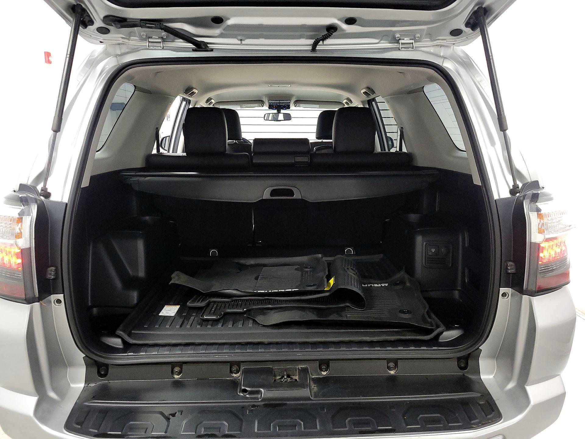 Thumbnail: 2019 Toyota 4Runner - 18