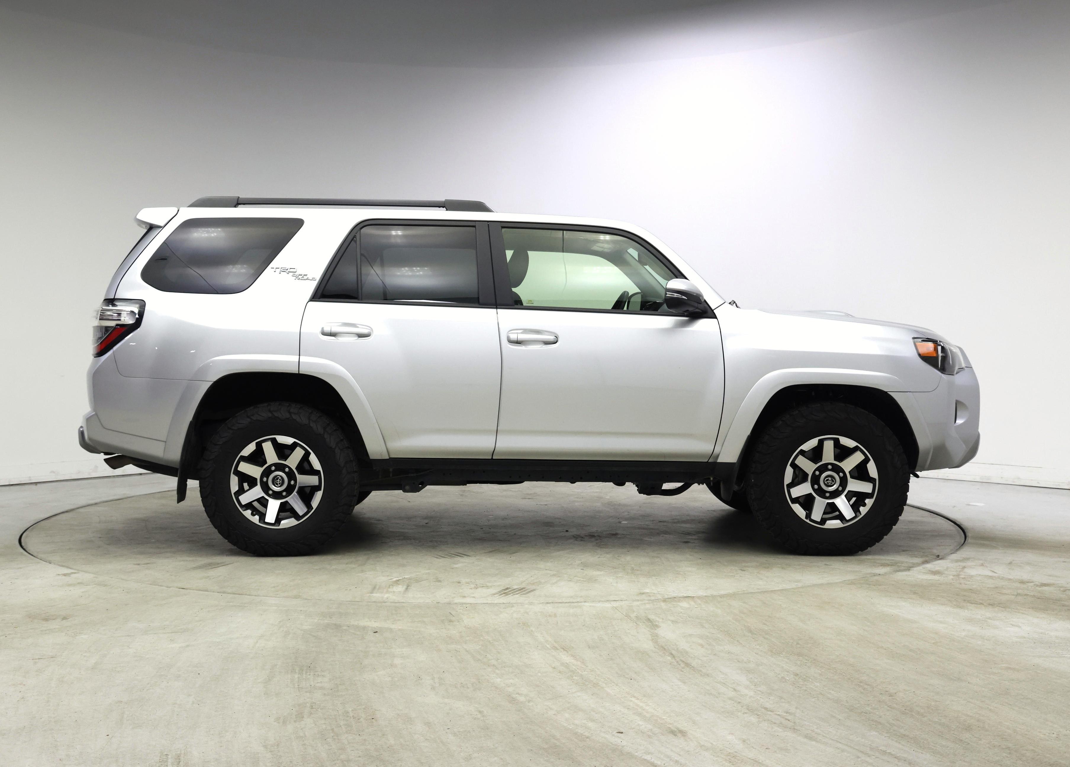 Thumbnail: 2019 Toyota 4Runner - 7