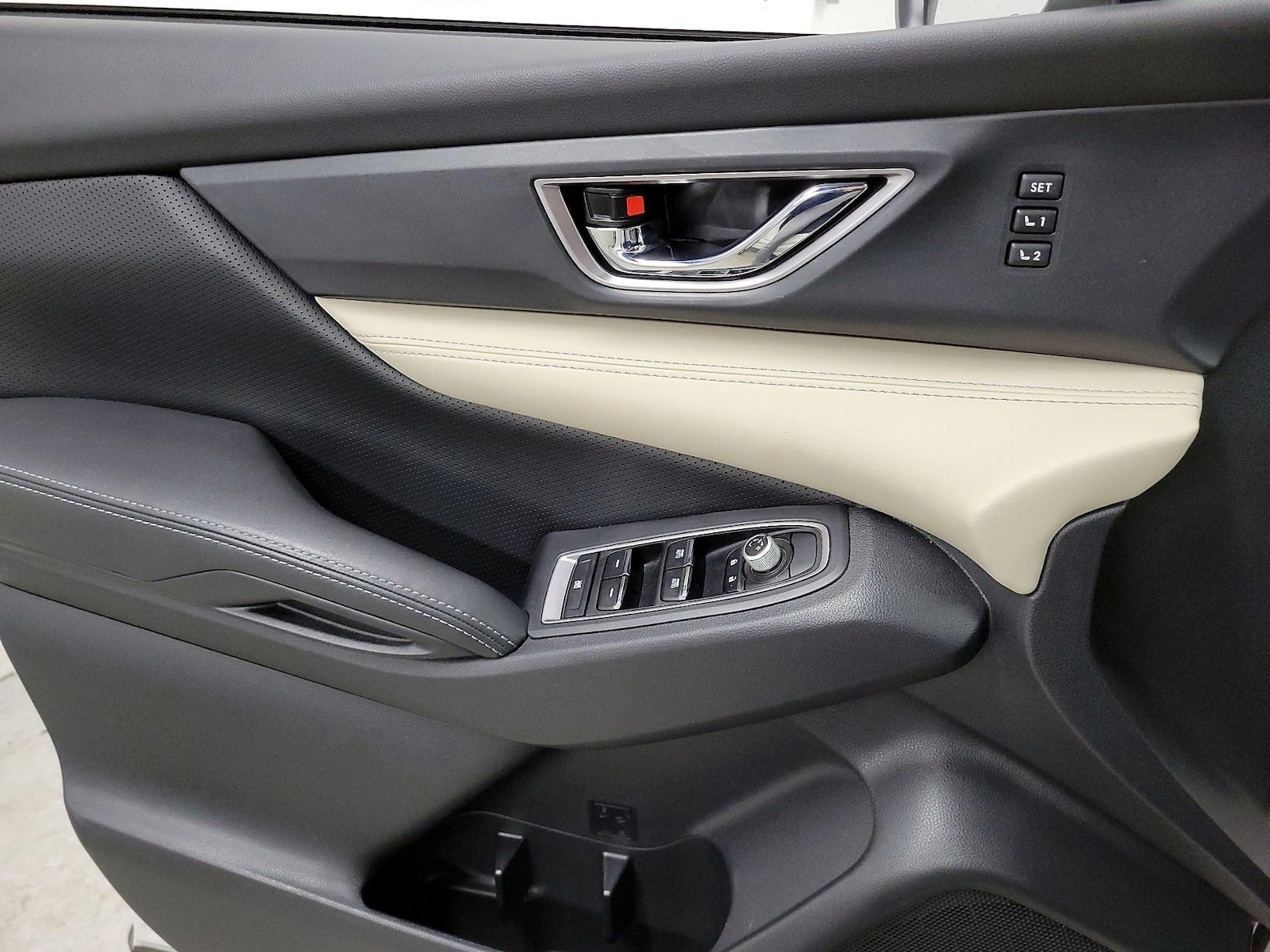 2022 Subaru Ascent Limited - Photo 11