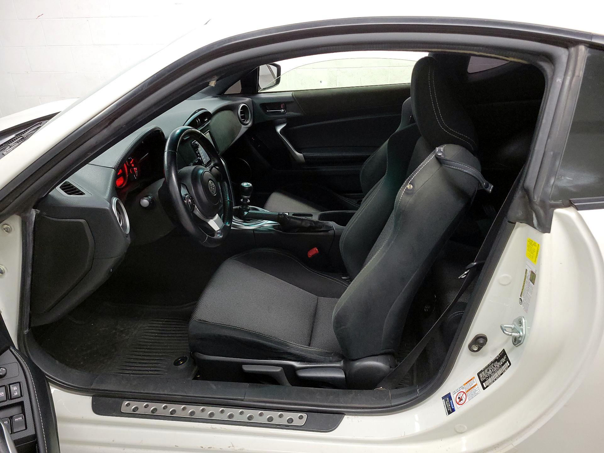 Thumbnail: 2017 Toyota 86 - 11