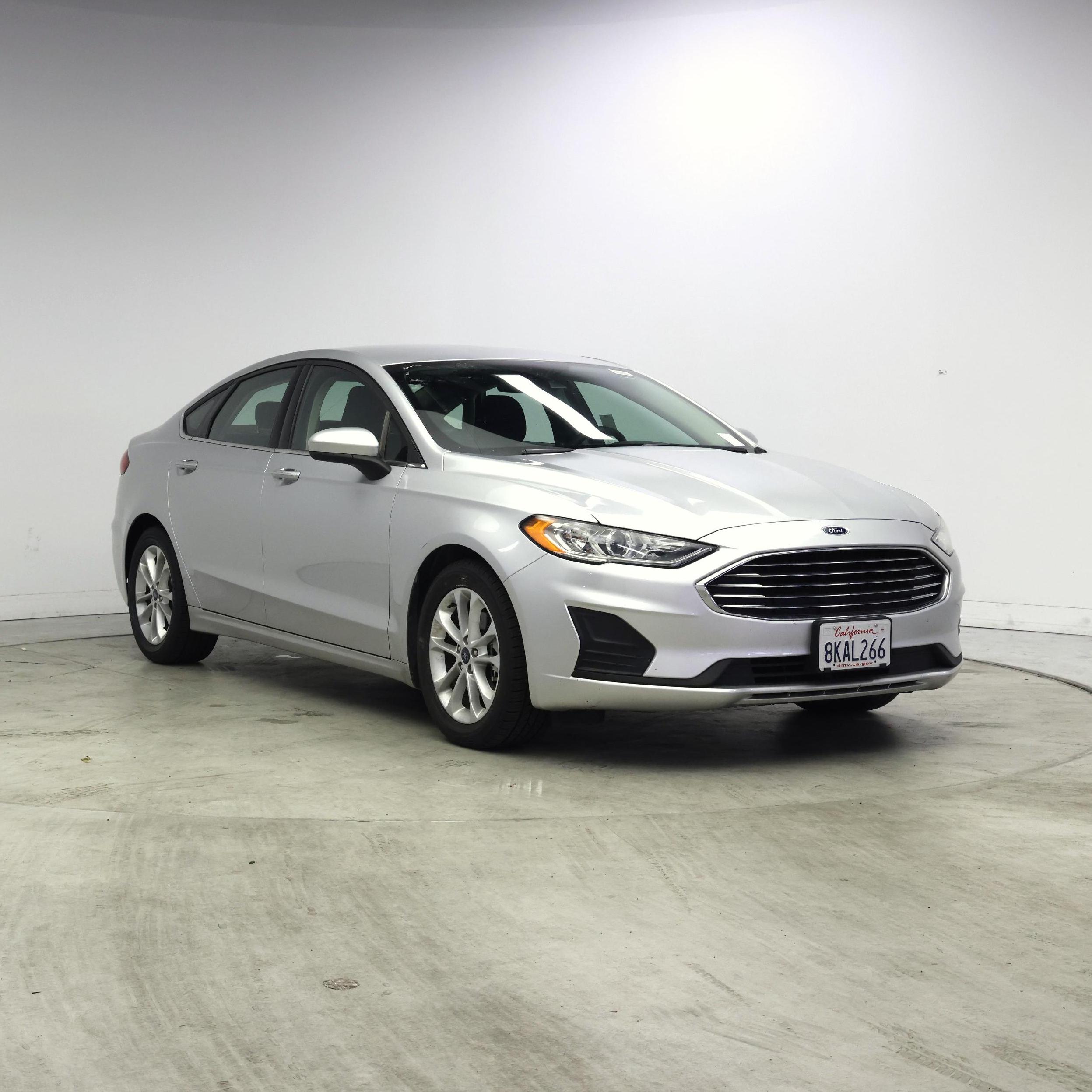 Silver 2019 Ford Fusion Sedan Front-Wheel Drive Automatic