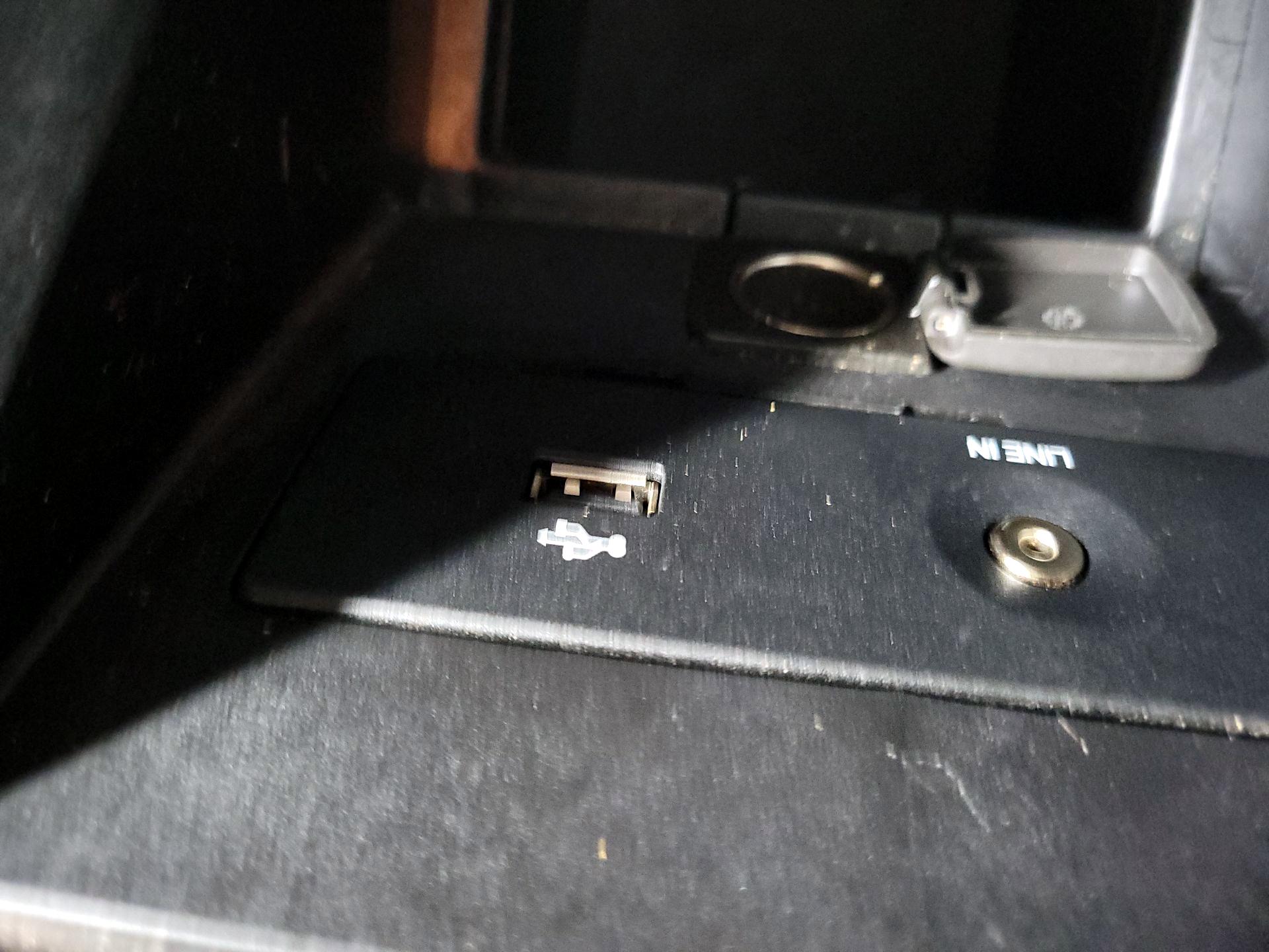 Thumbnail: 2014 Ford Edge - 17