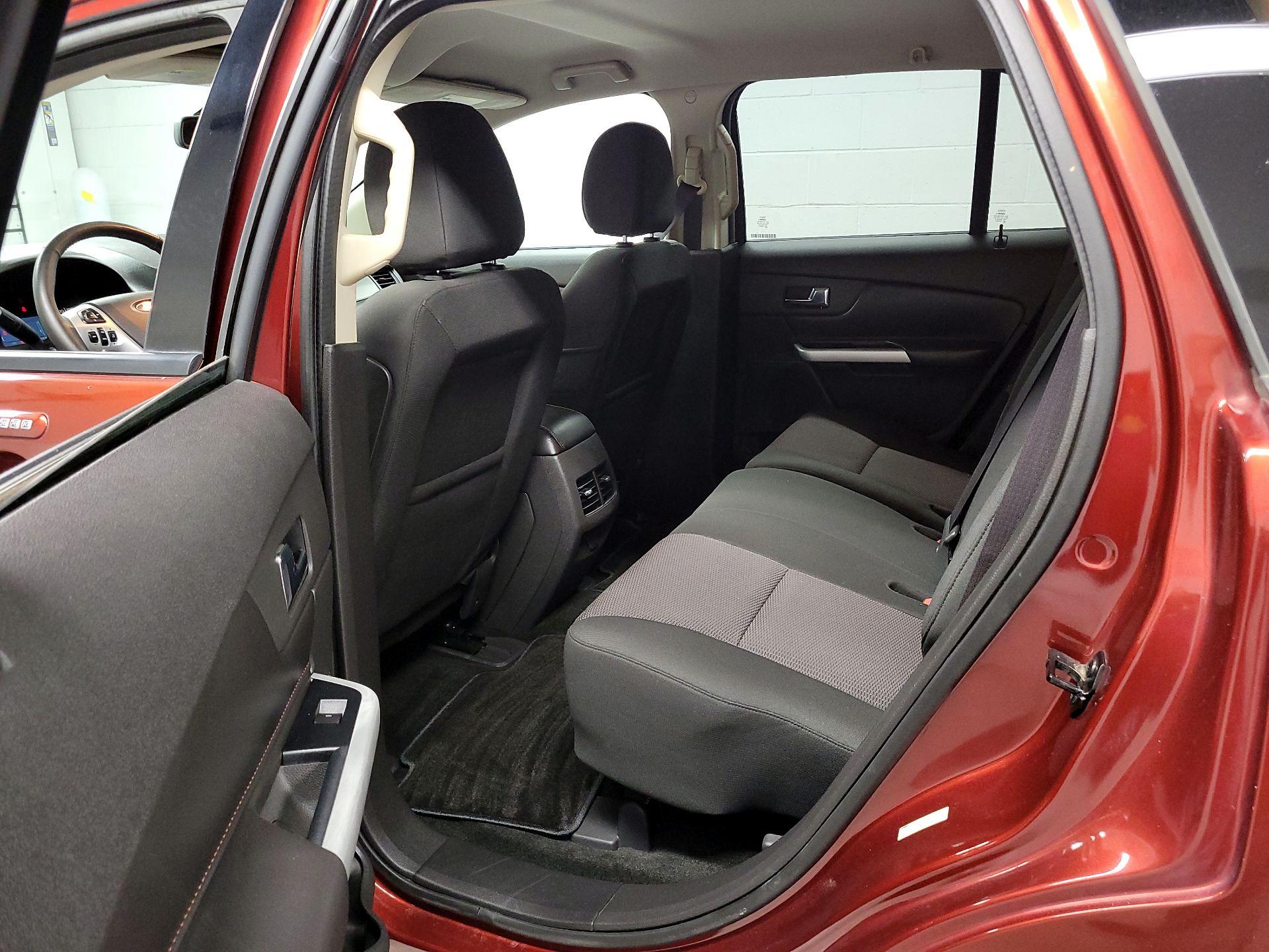 Thumbnail: 2014 Ford Edge - 18