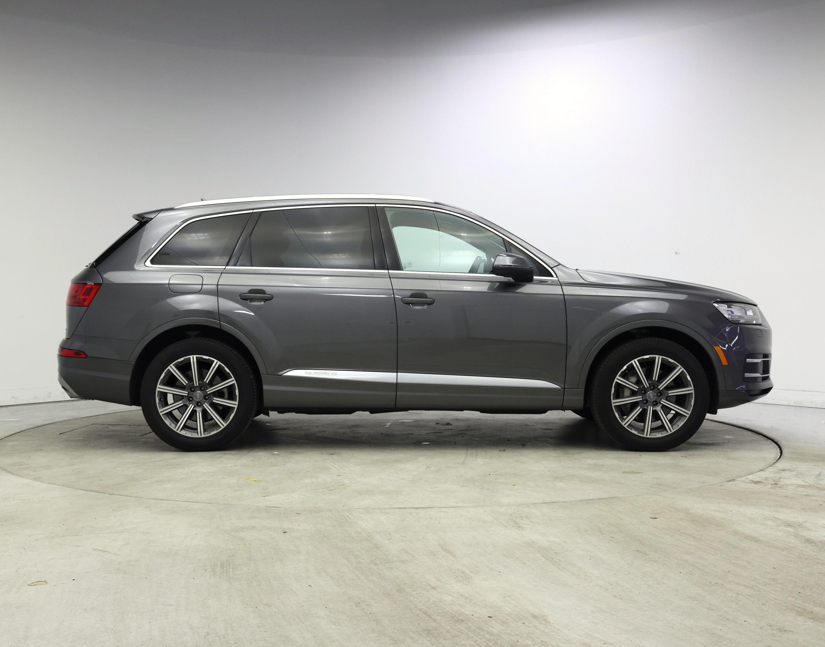 Thumbnail: 2019 Audi Q7 - 7