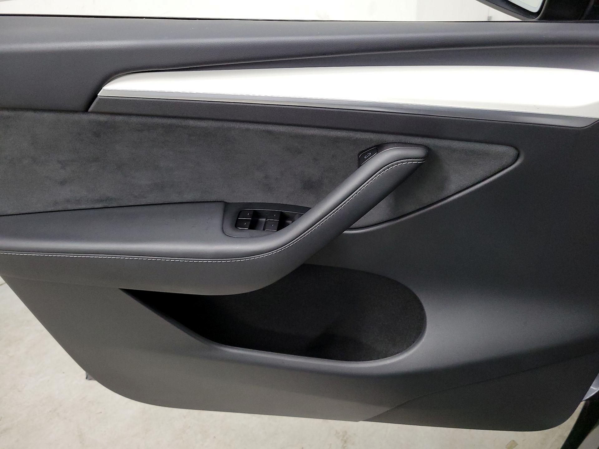 Thumbnail: 2025 Tesla Model Y - 12