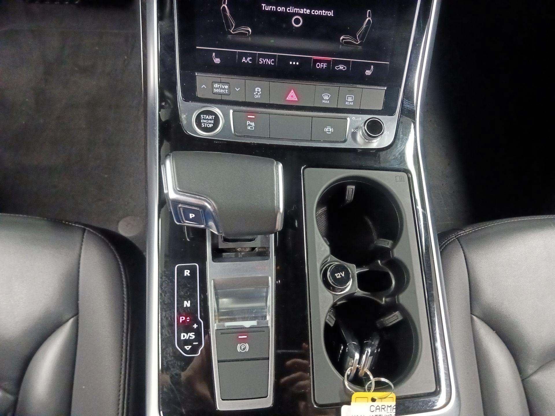 Thumbnail: 2021 Audi Q7 - 15