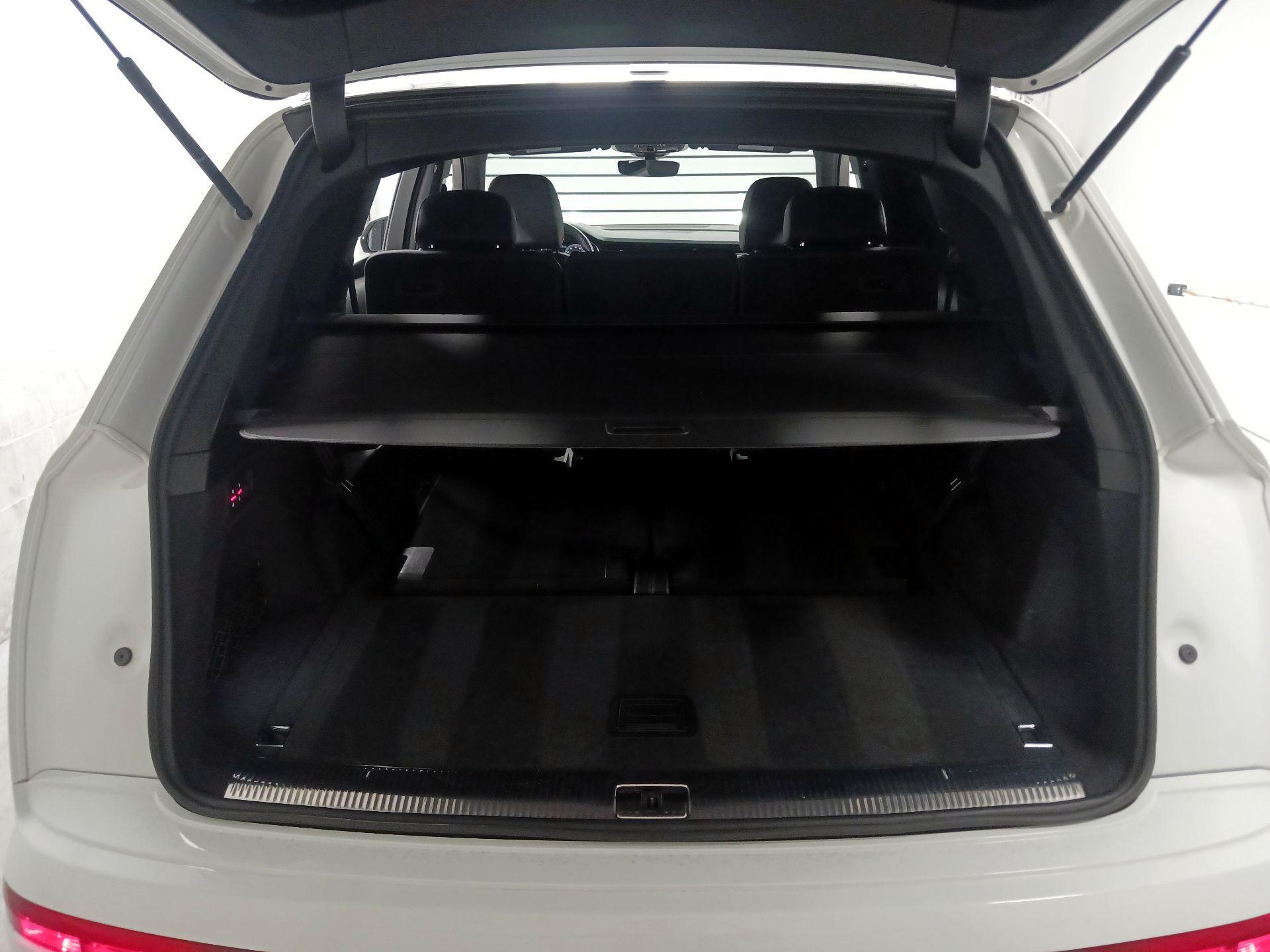 Thumbnail: 2021 Audi Q7 - 17