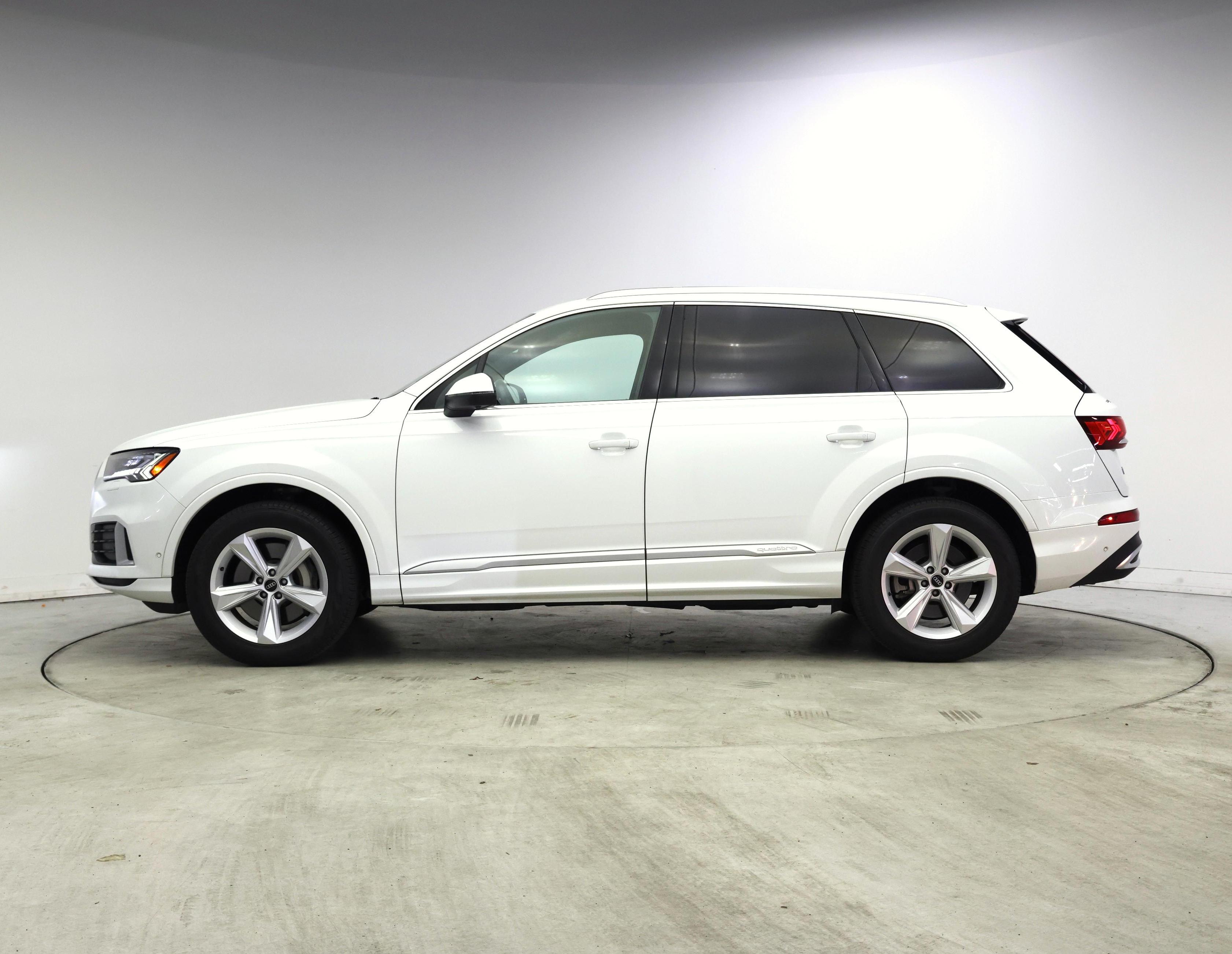 Thumbnail: 2021 Audi Q7 - 3