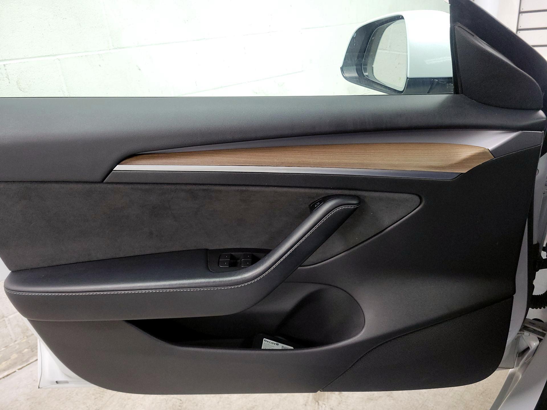 Thumbnail: 2021 Tesla Model 3 - 12