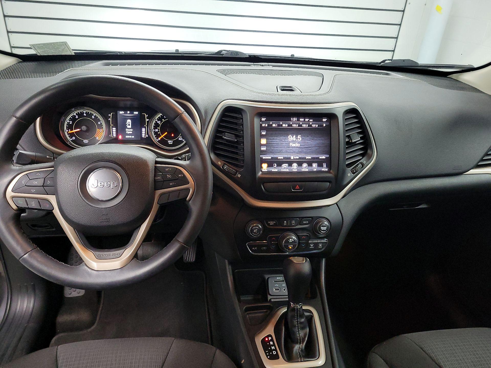 Thumbnail: 2015 Jeep Cherokee - 9