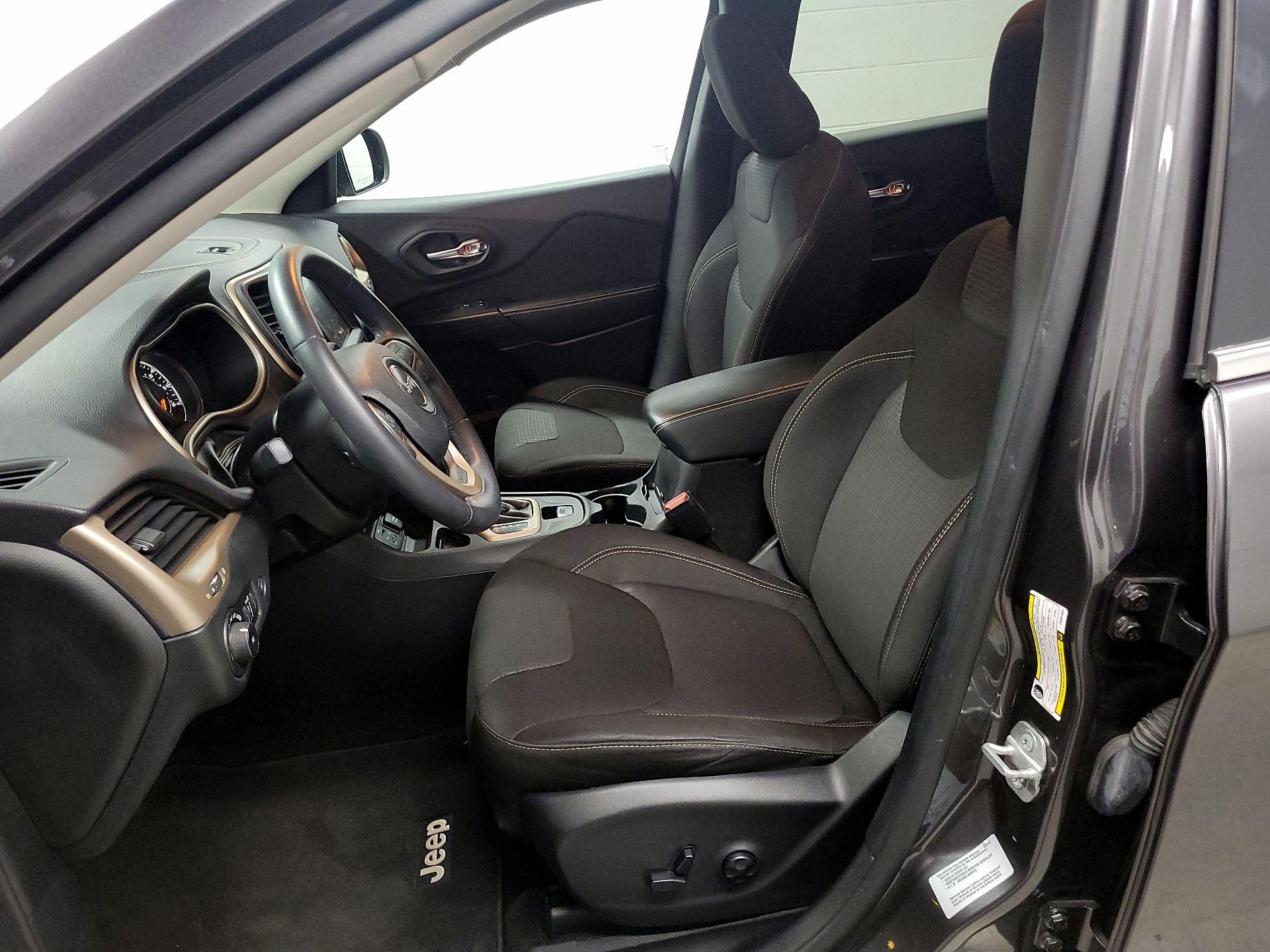 Thumbnail: 2015 Jeep Cherokee - 11