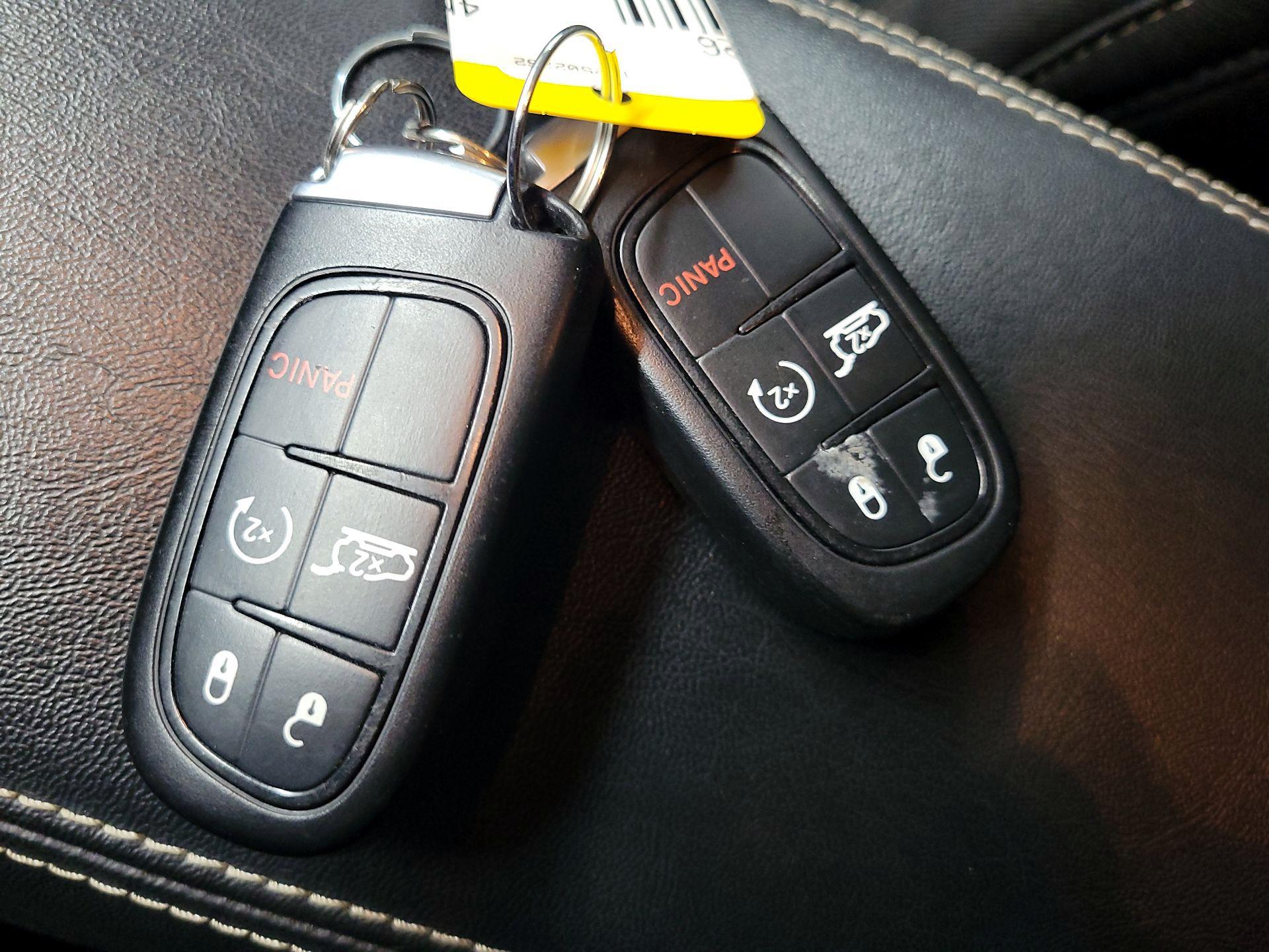 Thumbnail: 2015 Jeep Cherokee - 19