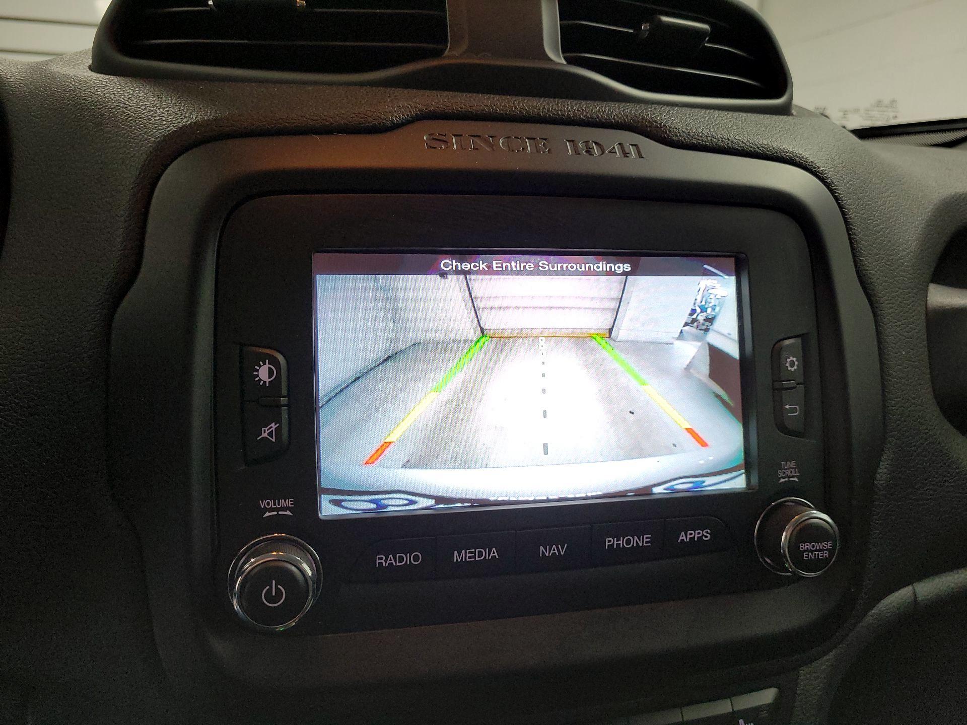 Thumbnail: 2017 Jeep Renegade - 14