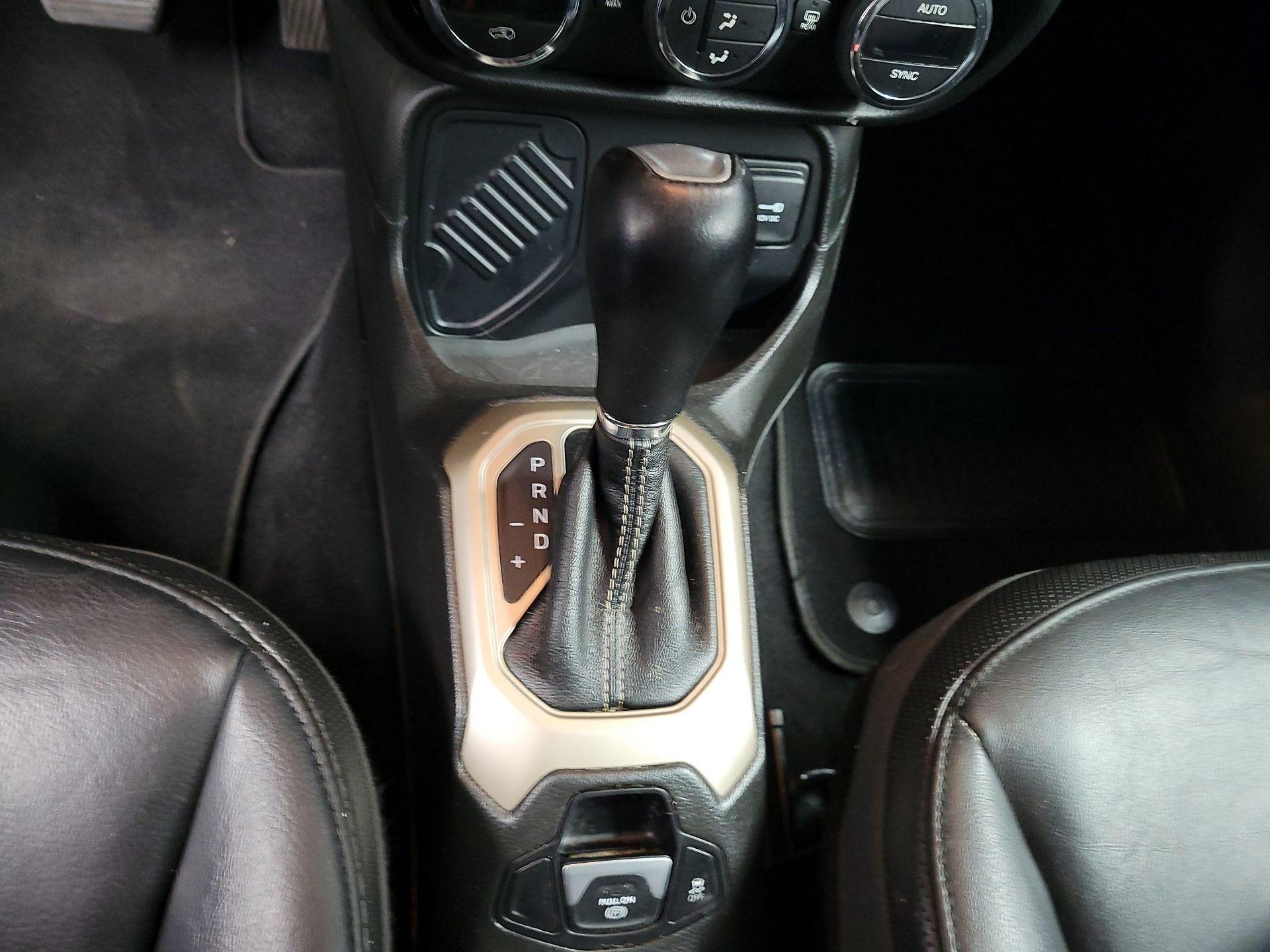 Thumbnail: 2017 Jeep Renegade - 17