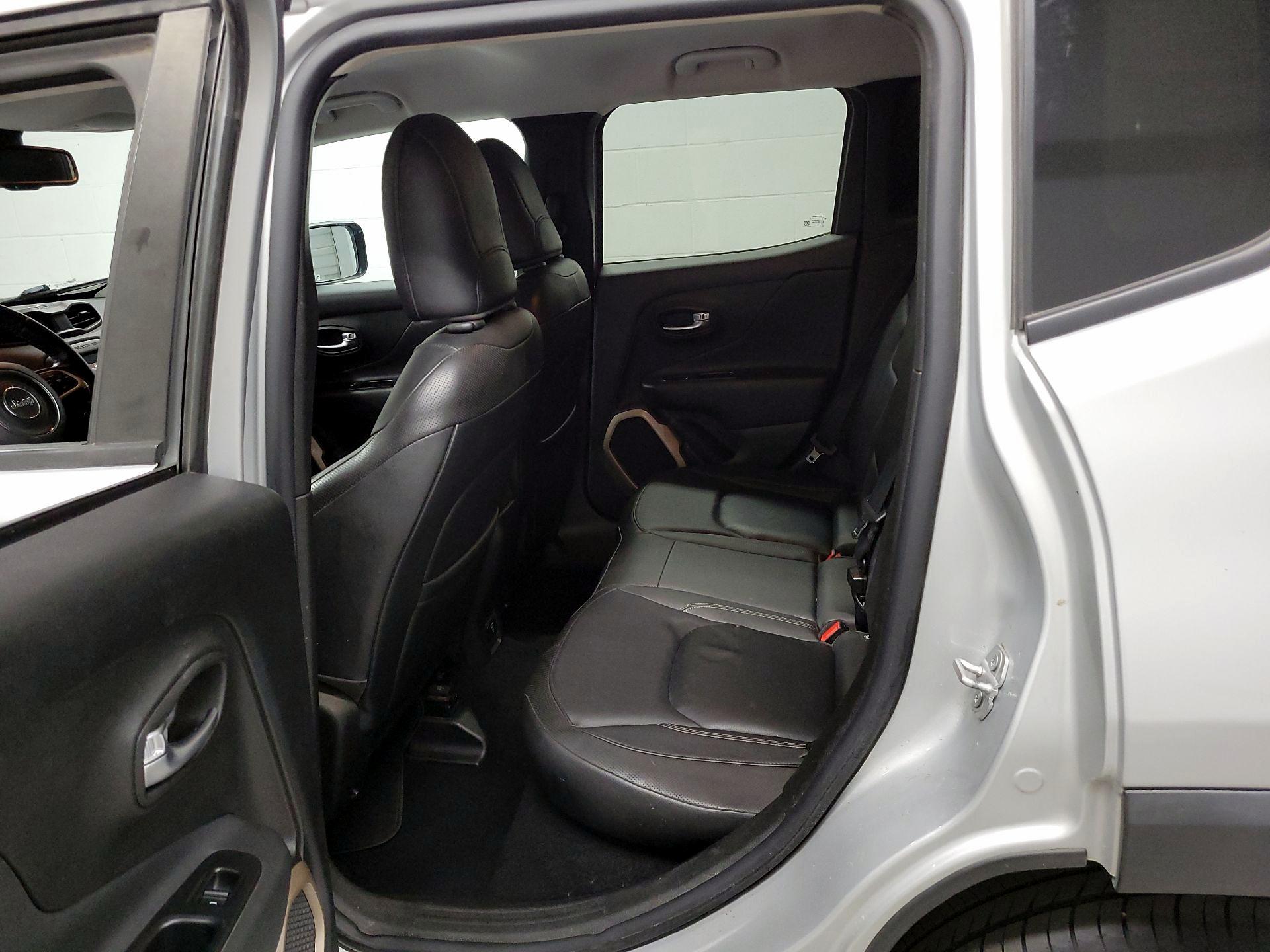 Thumbnail: 2017 Jeep Renegade - 19