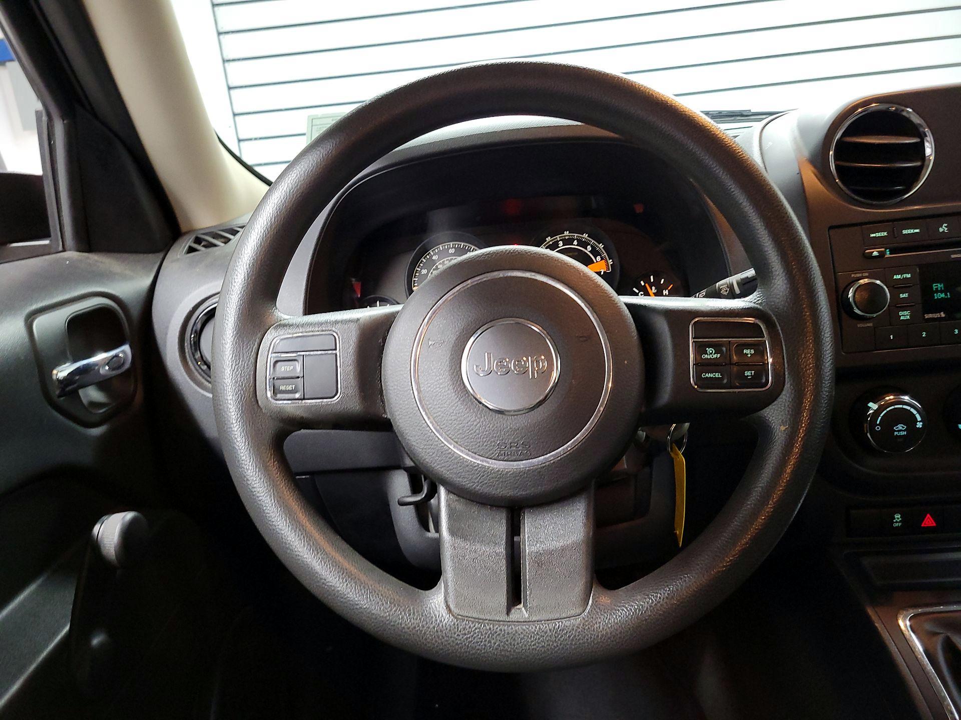 Thumbnail: 2016 Jeep Patriot - 10