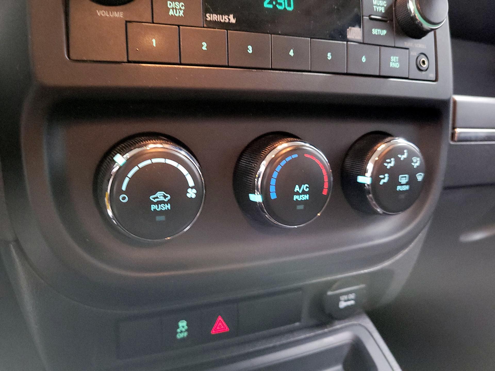 Thumbnail: 2016 Jeep Patriot - 14