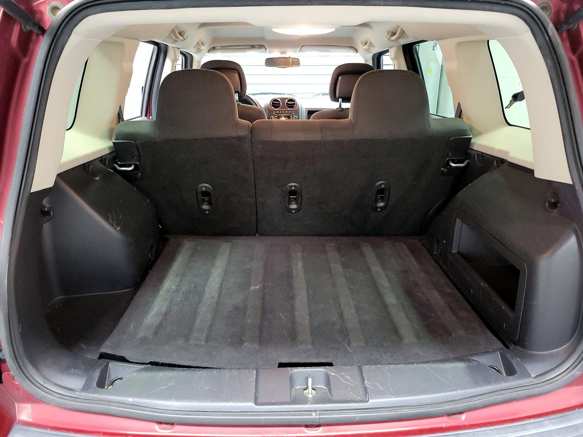 Thumbnail: 2016 Jeep Patriot - 17
