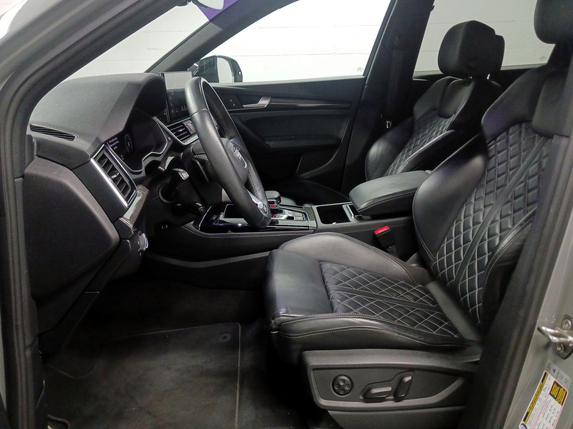 Thumbnail: 2022 Audi SQ5 - 11