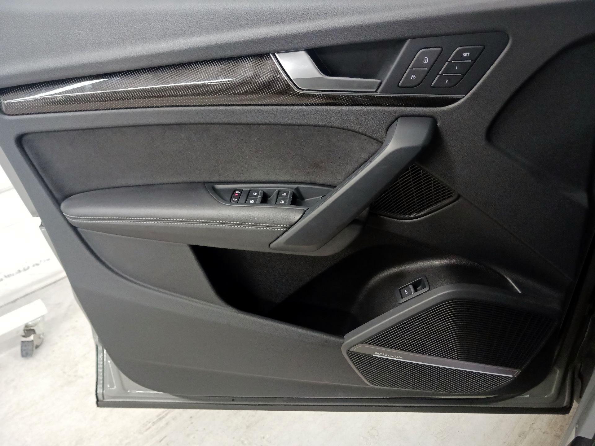 Thumbnail: 2022 Audi SQ5 - 12