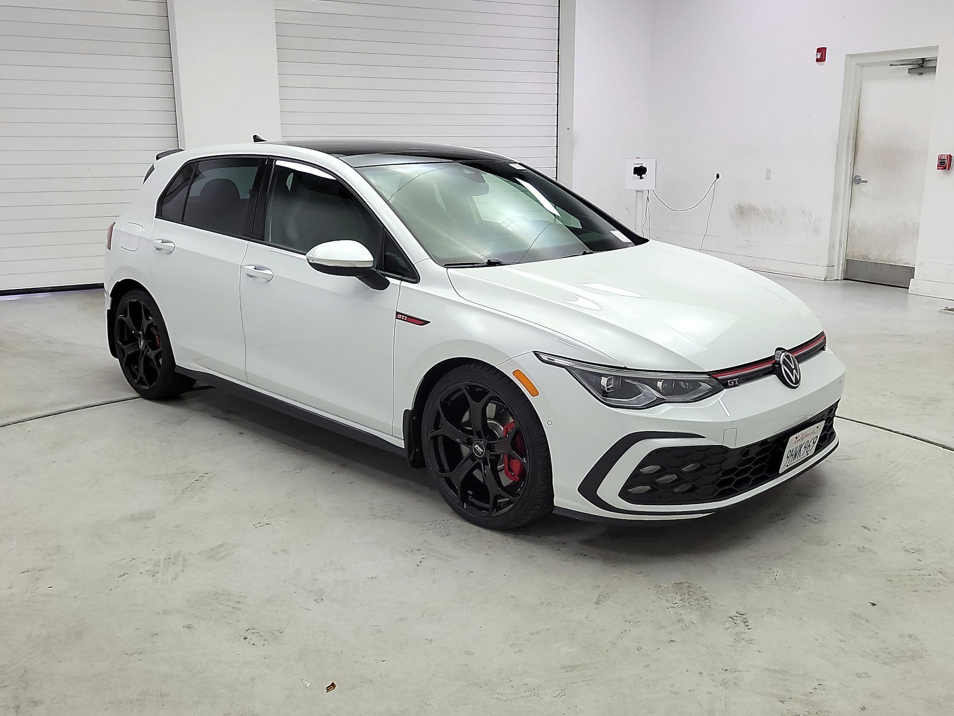 Thumbnail: 2023 Volkswagen Golf - 1