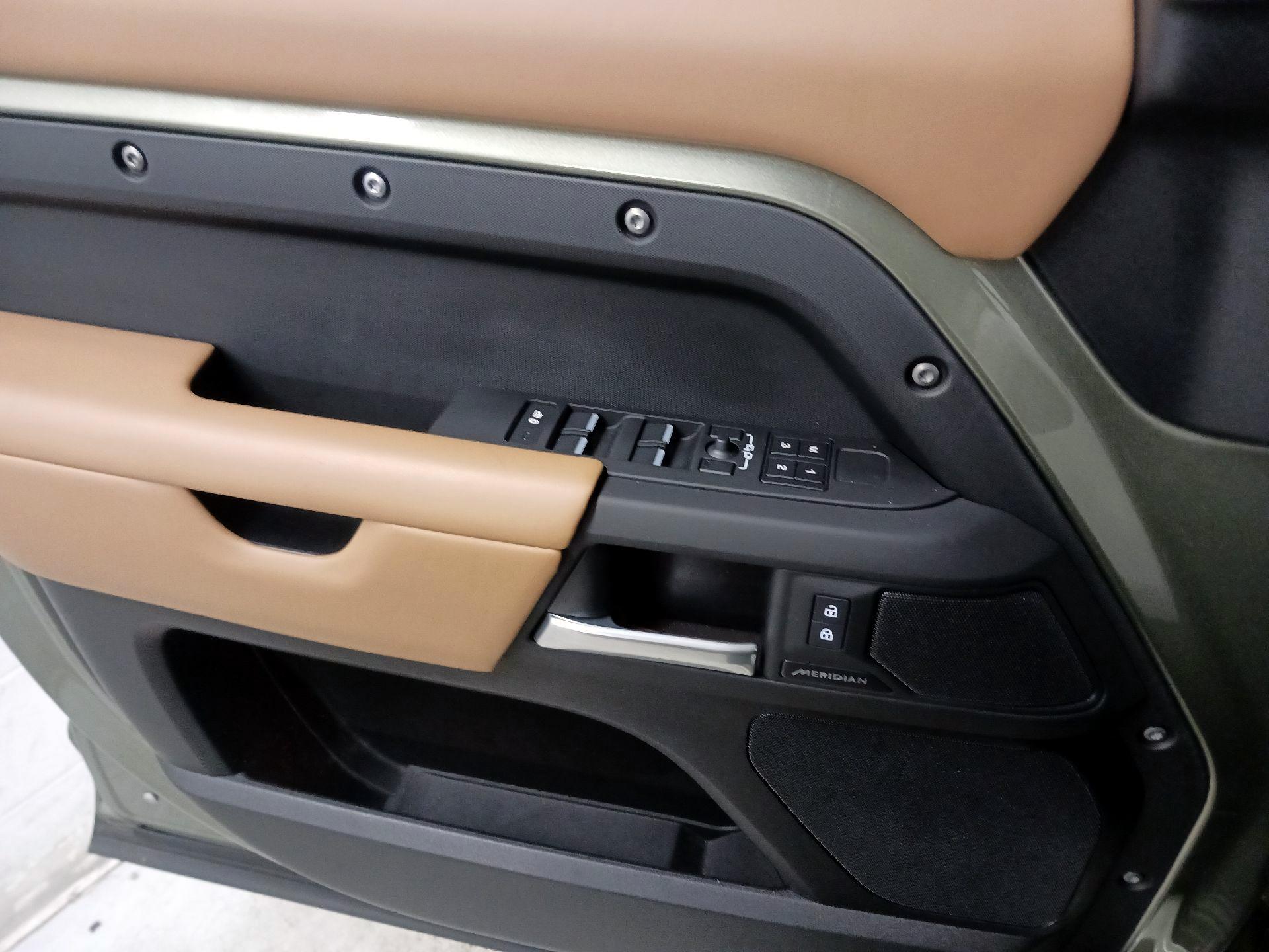 Thumbnail: 2025 Land Rover Defender - 12