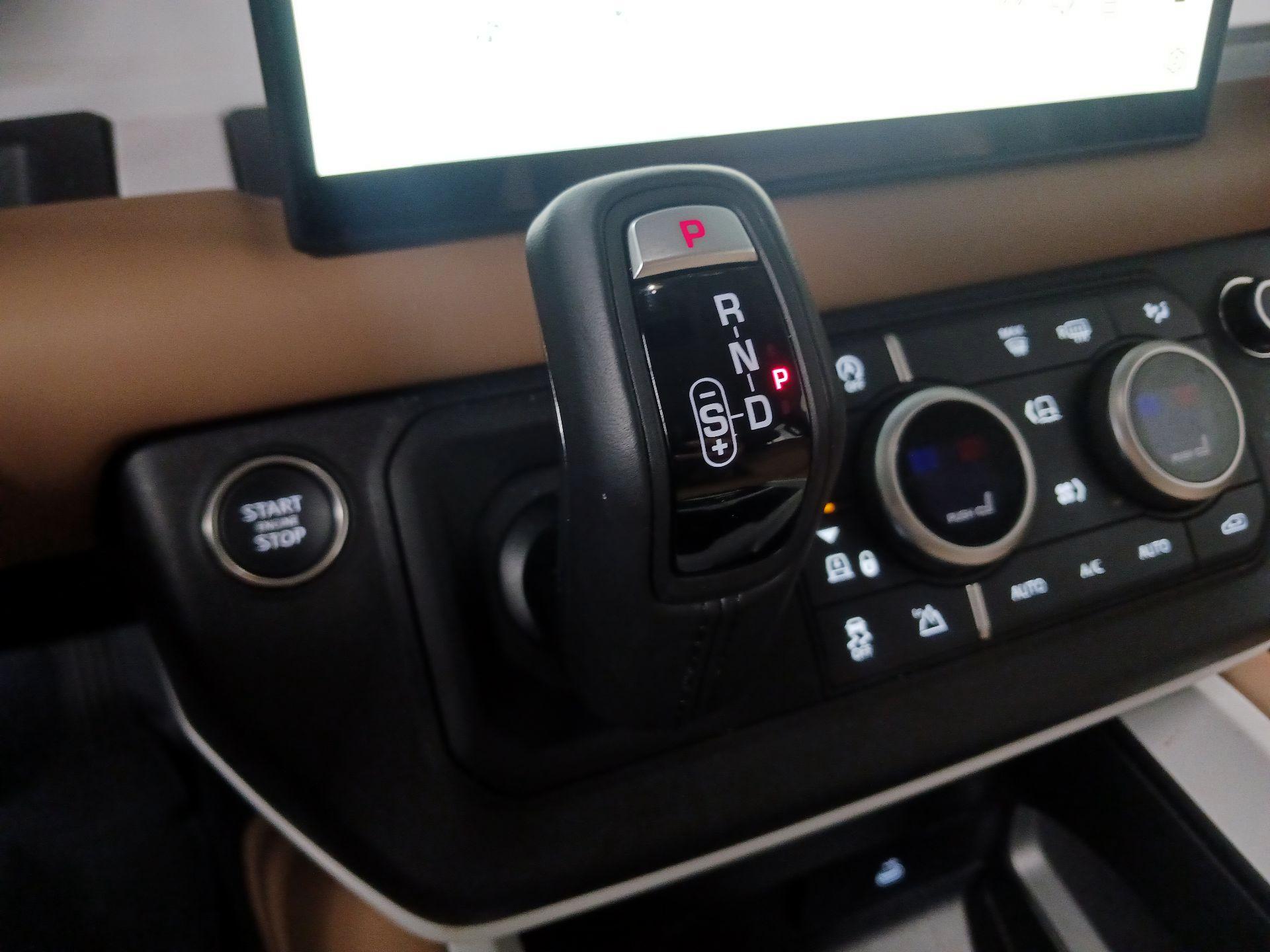 Thumbnail: 2025 Land Rover Defender - 16