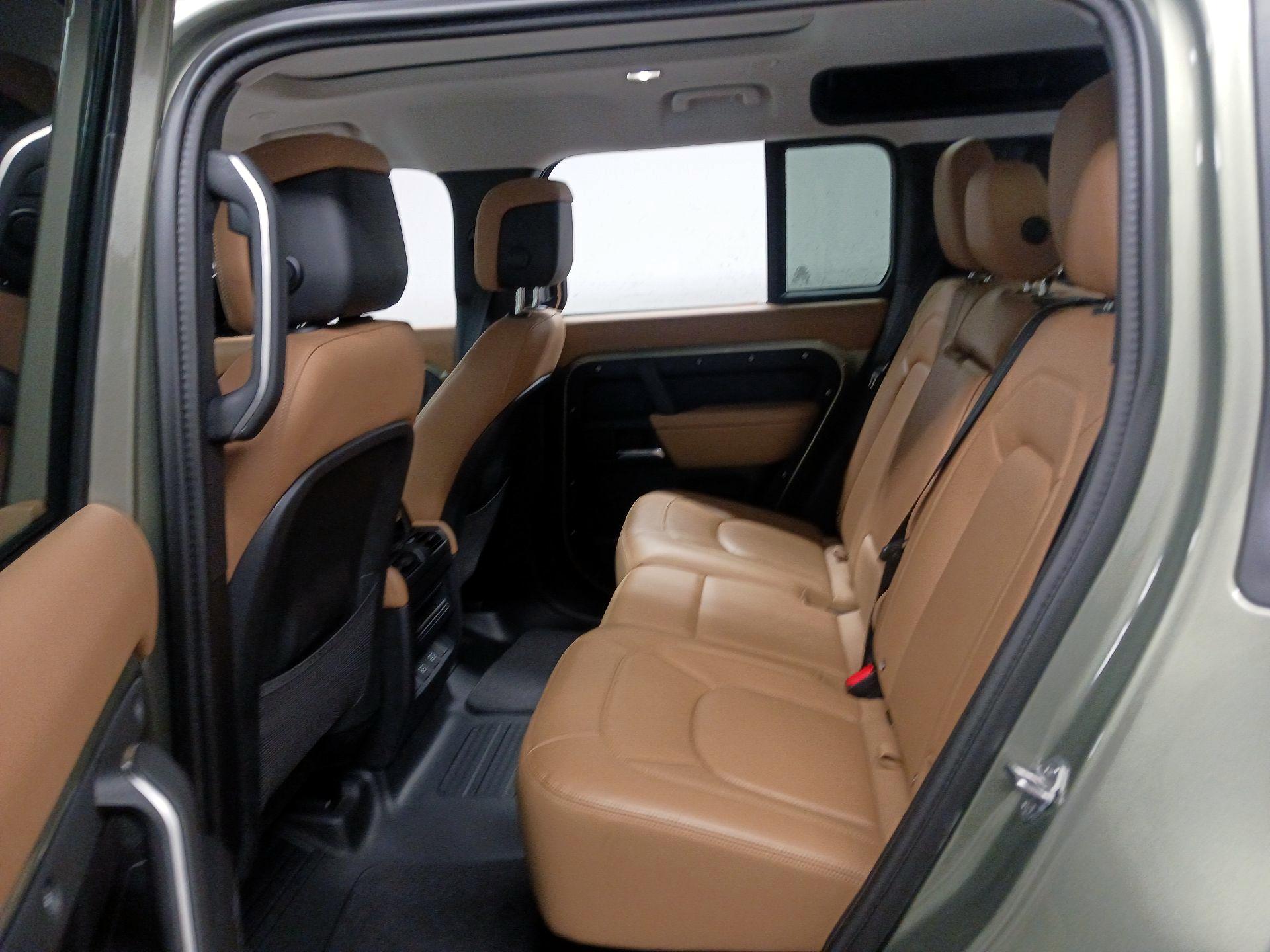 Thumbnail: 2025 Land Rover Defender - 17