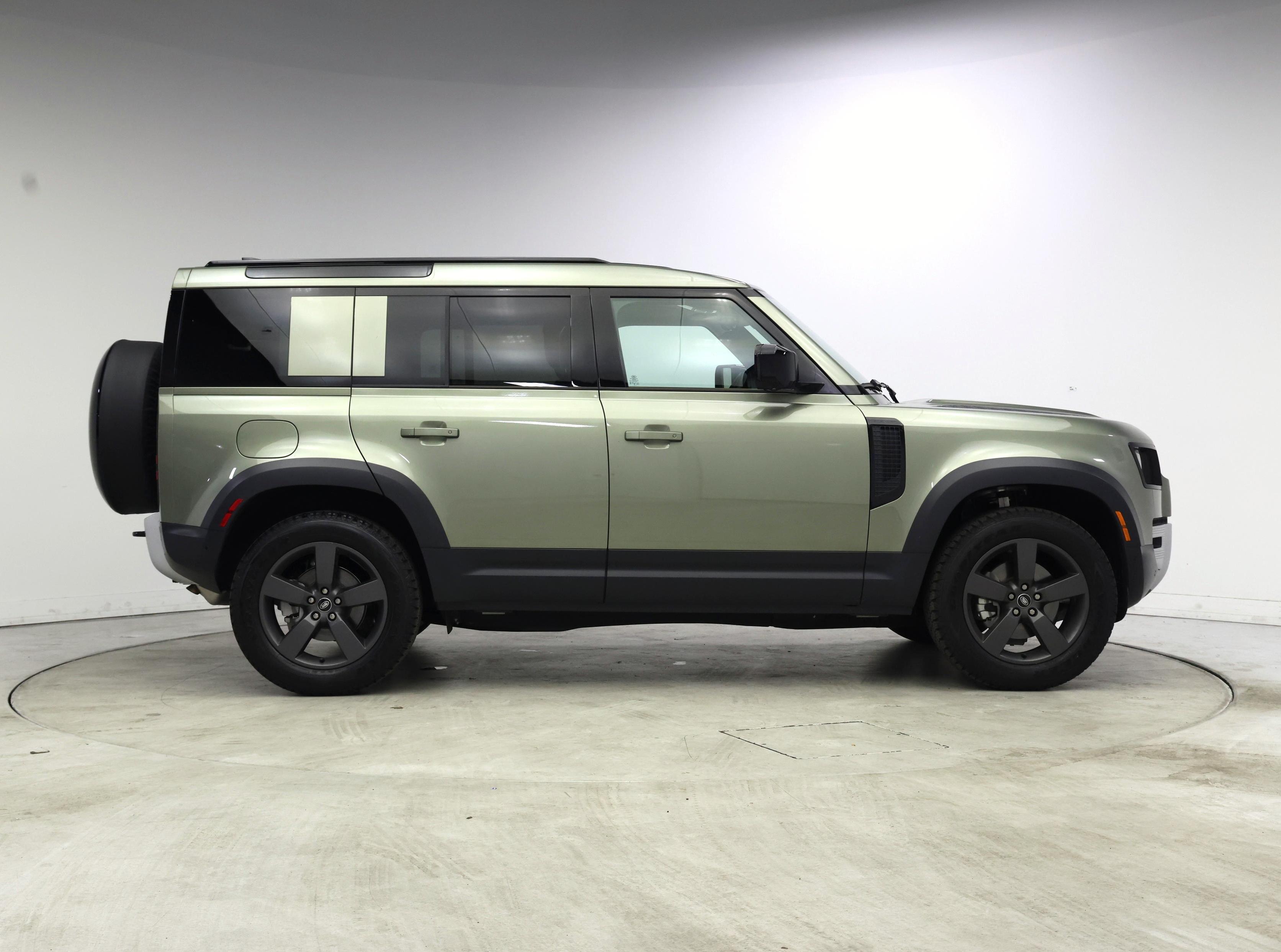 Thumbnail: 2025 Land Rover Defender - 7