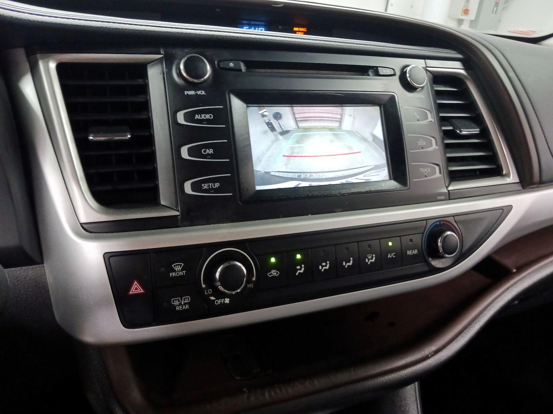 Thumbnail: 2017 Toyota Highlander - 13