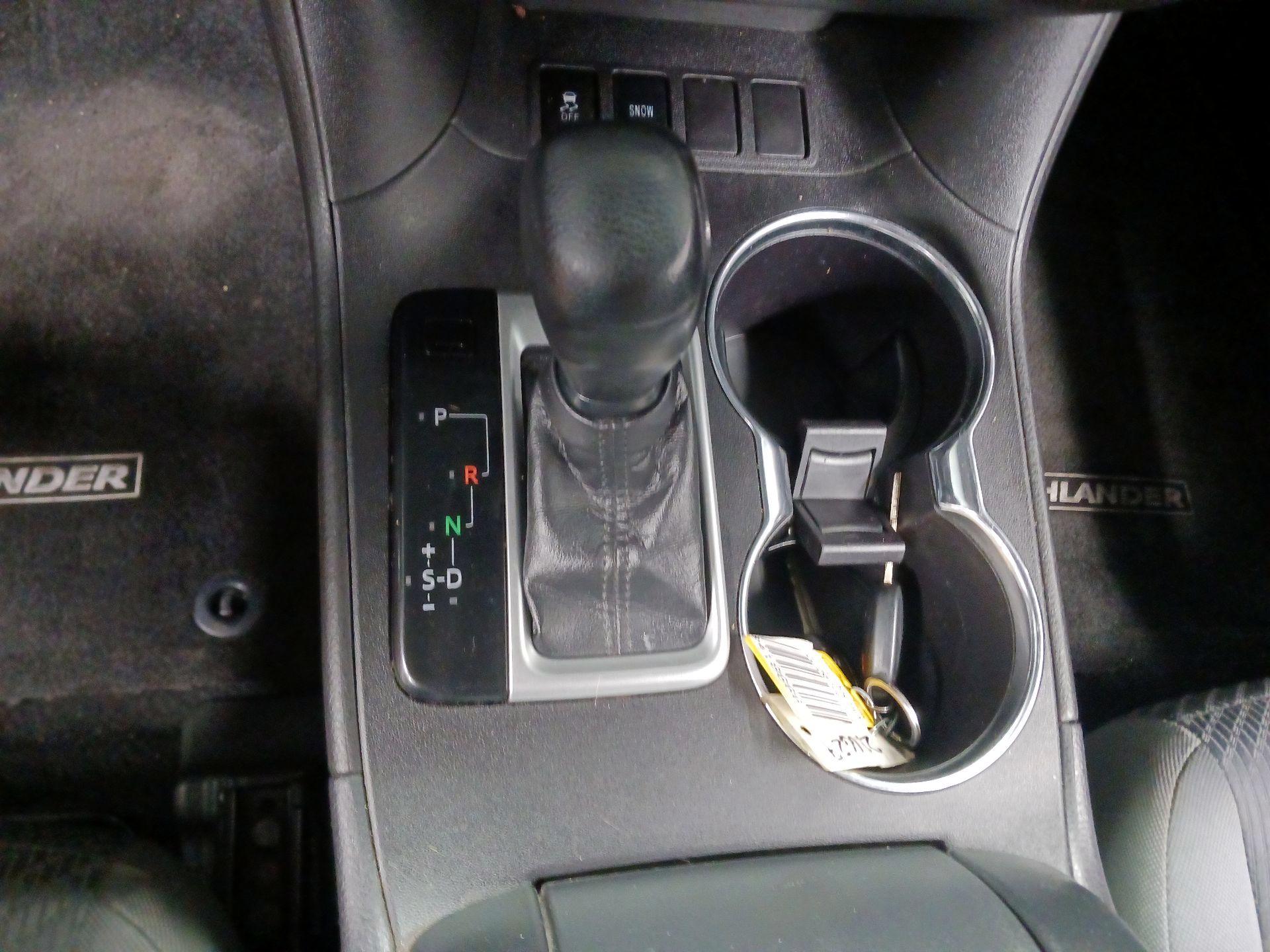 Thumbnail: 2017 Toyota Highlander - 16