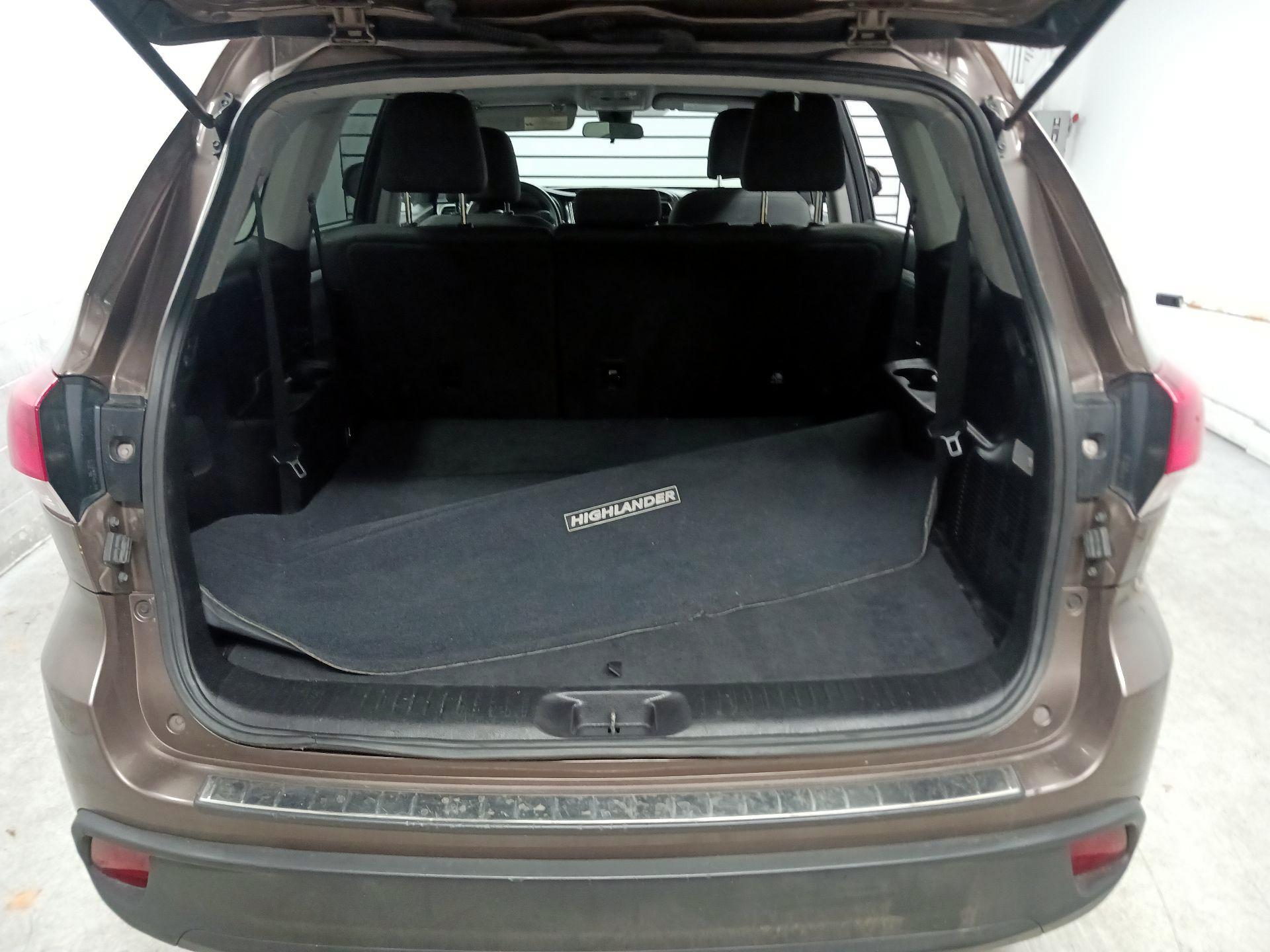 Thumbnail: 2017 Toyota Highlander - 17