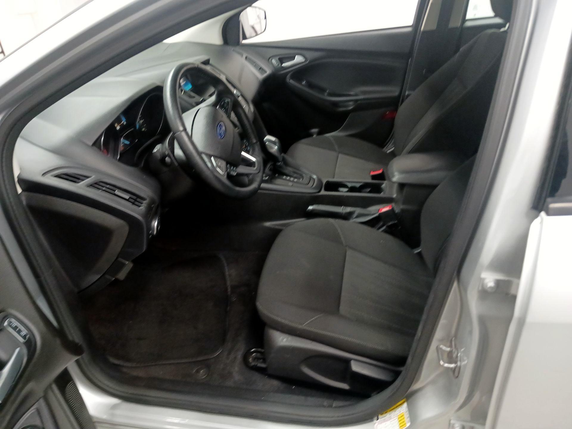 Thumbnail: 2015 Ford Focus - 11