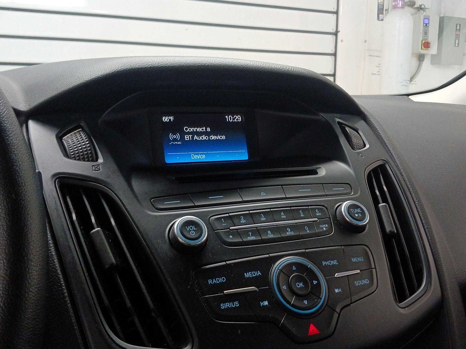 Thumbnail: 2015 Ford Focus - 13