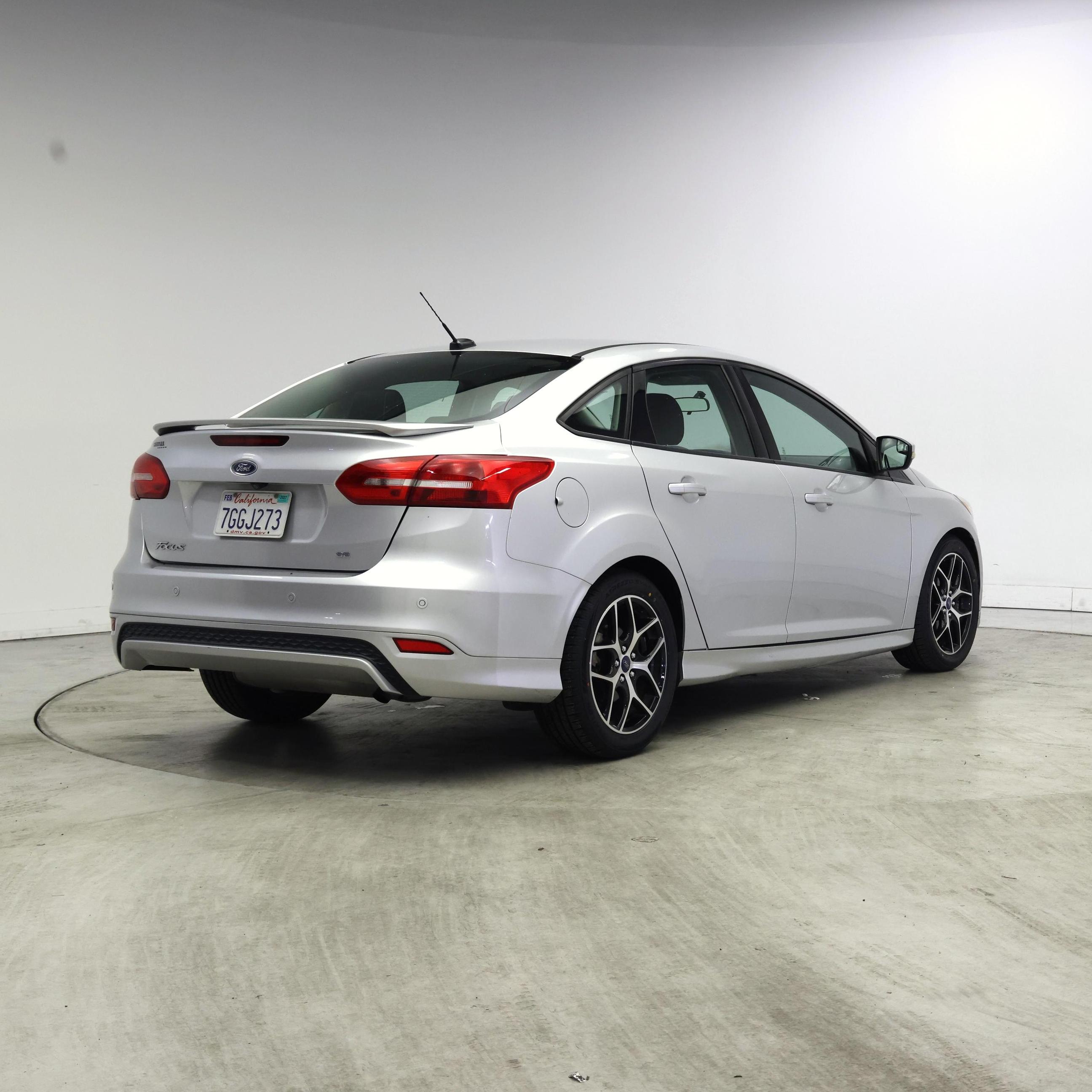 Thumbnail: 2015 Ford Focus - 8