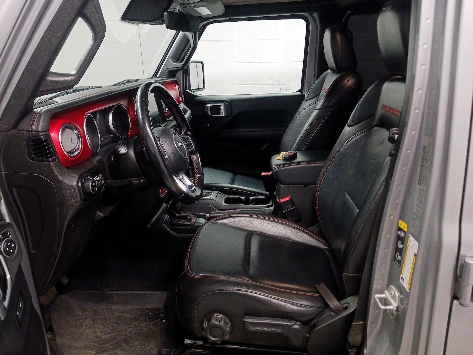 Leather Seats & Side Airbags