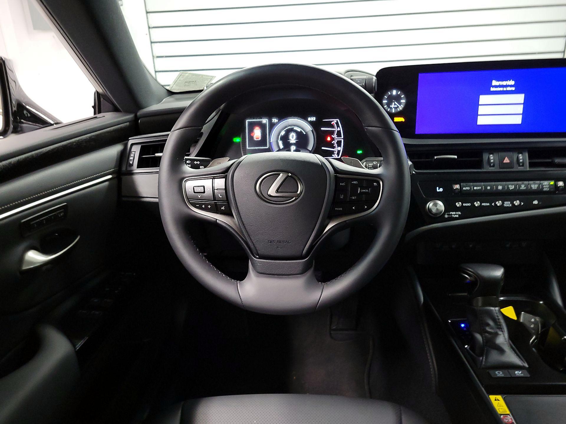 Thumbnail: 2025 Lexus ES - 10