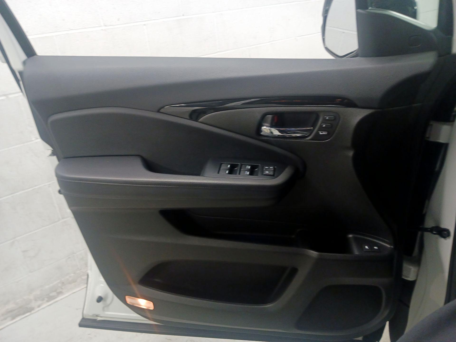 Thumbnail: 2021 Honda Pilot - 12