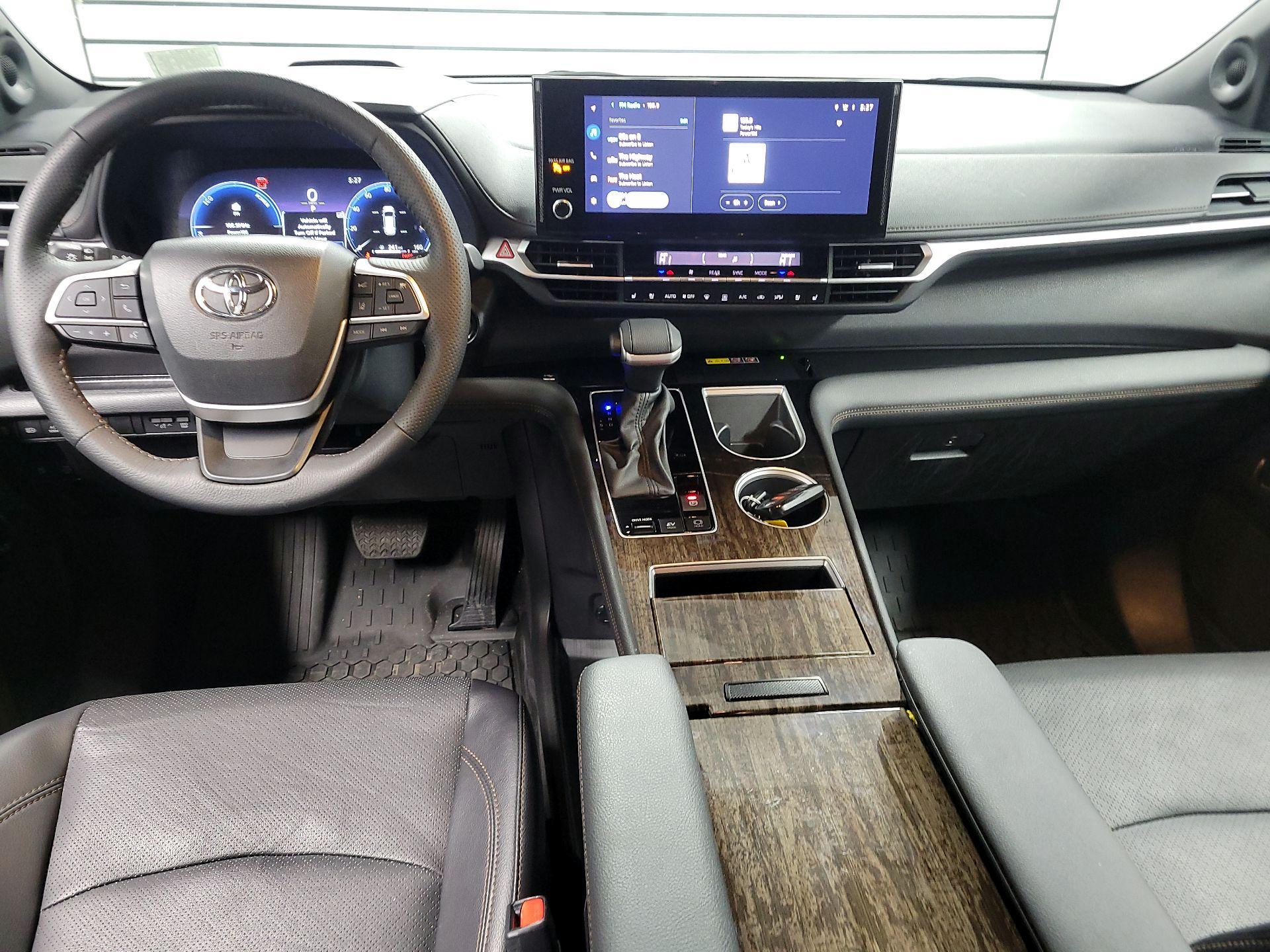 Thumbnail: 2025 Toyota Sienna - 9