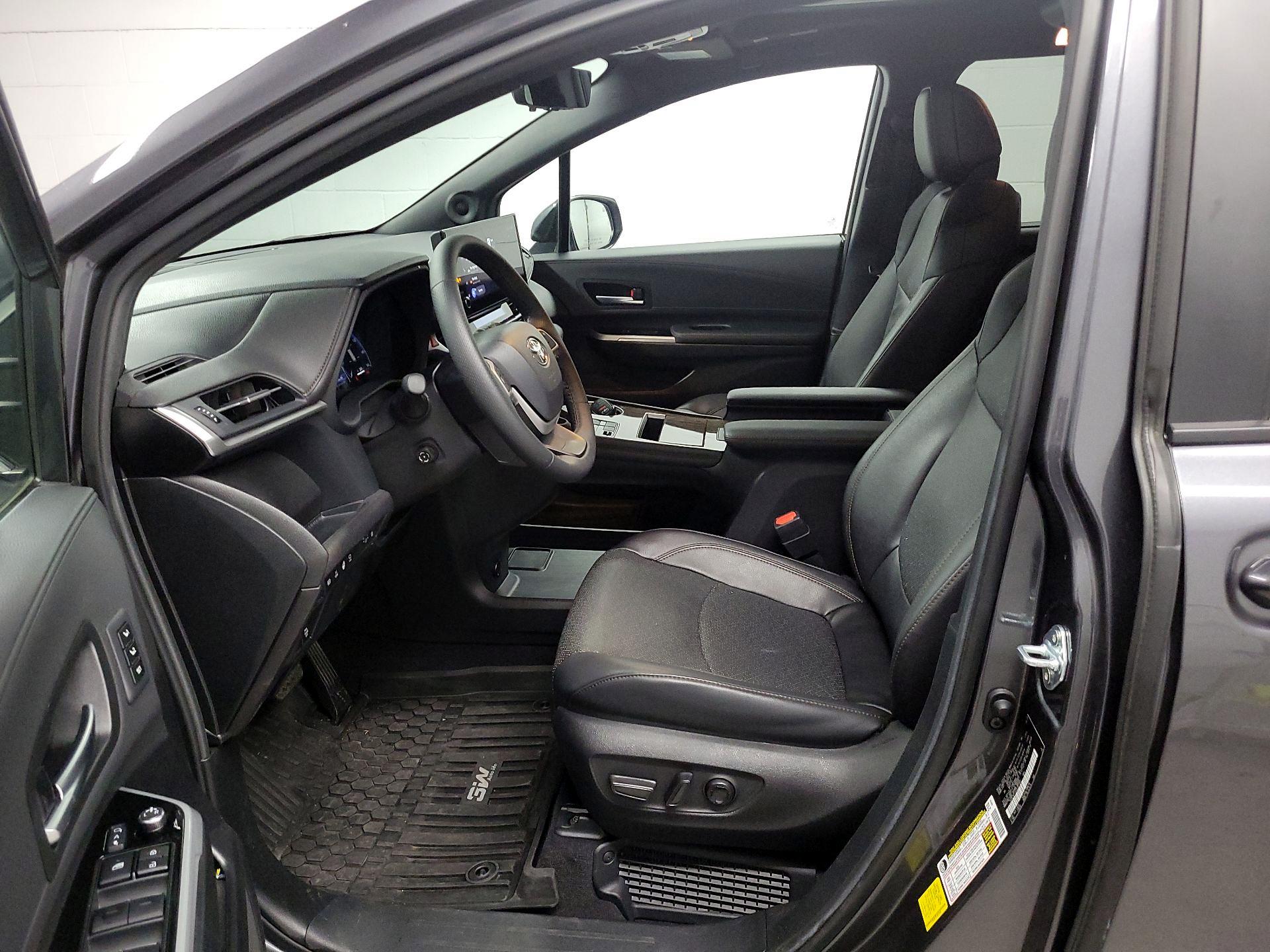 Thumbnail: 2025 Toyota Sienna - 11