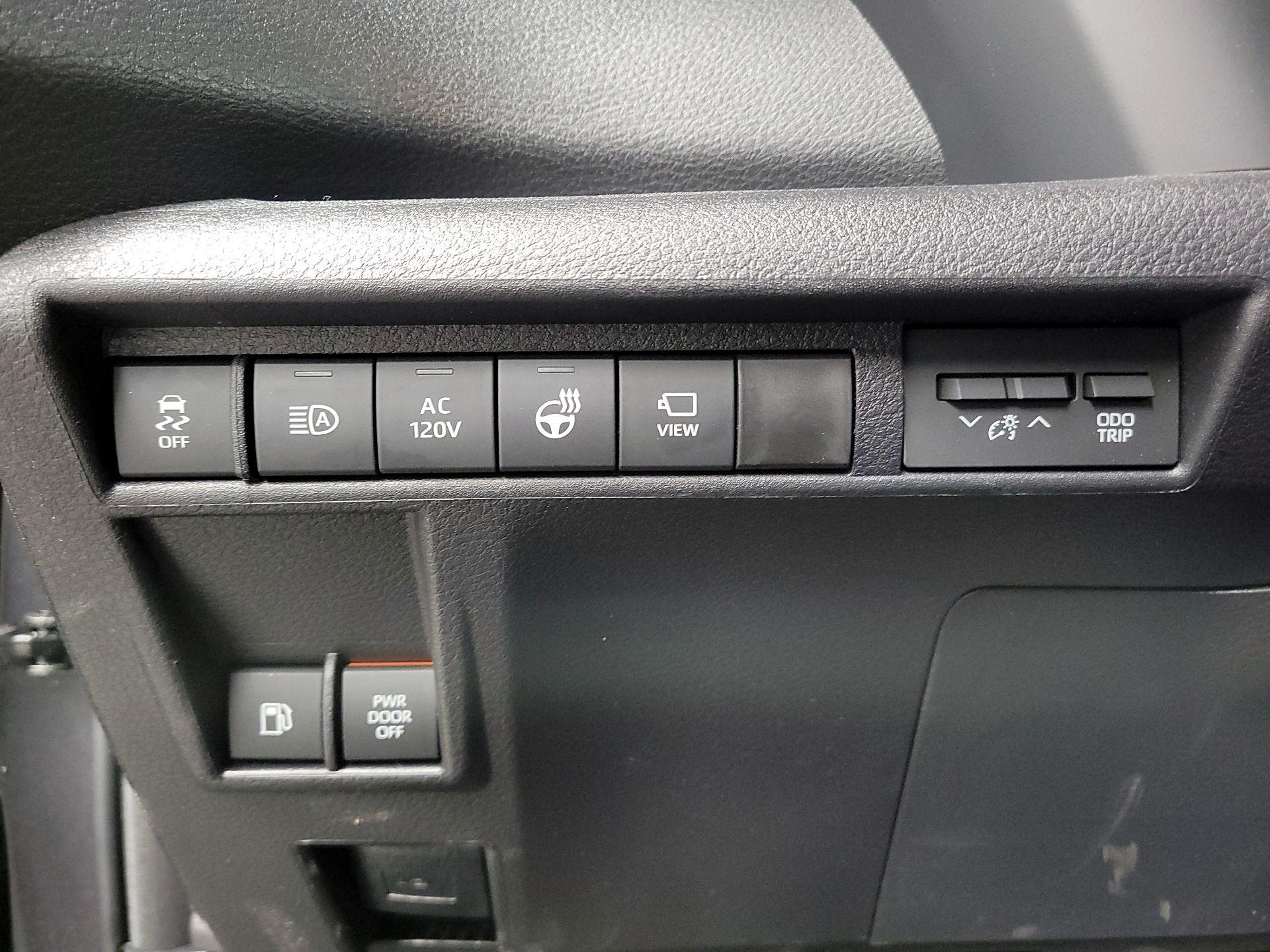 Thumbnail: 2025 Toyota Sienna - 13