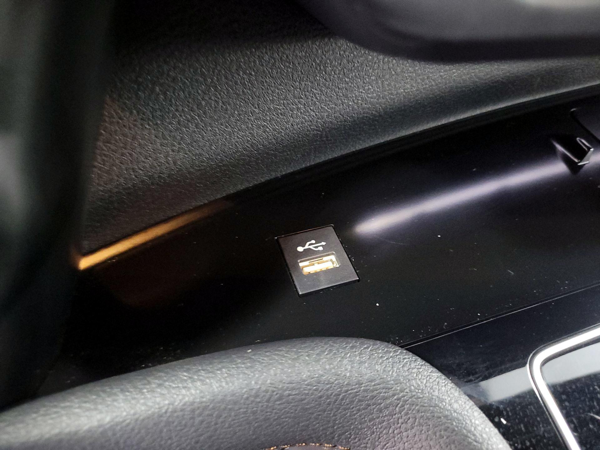 Thumbnail: 2025 Toyota Sienna - 18